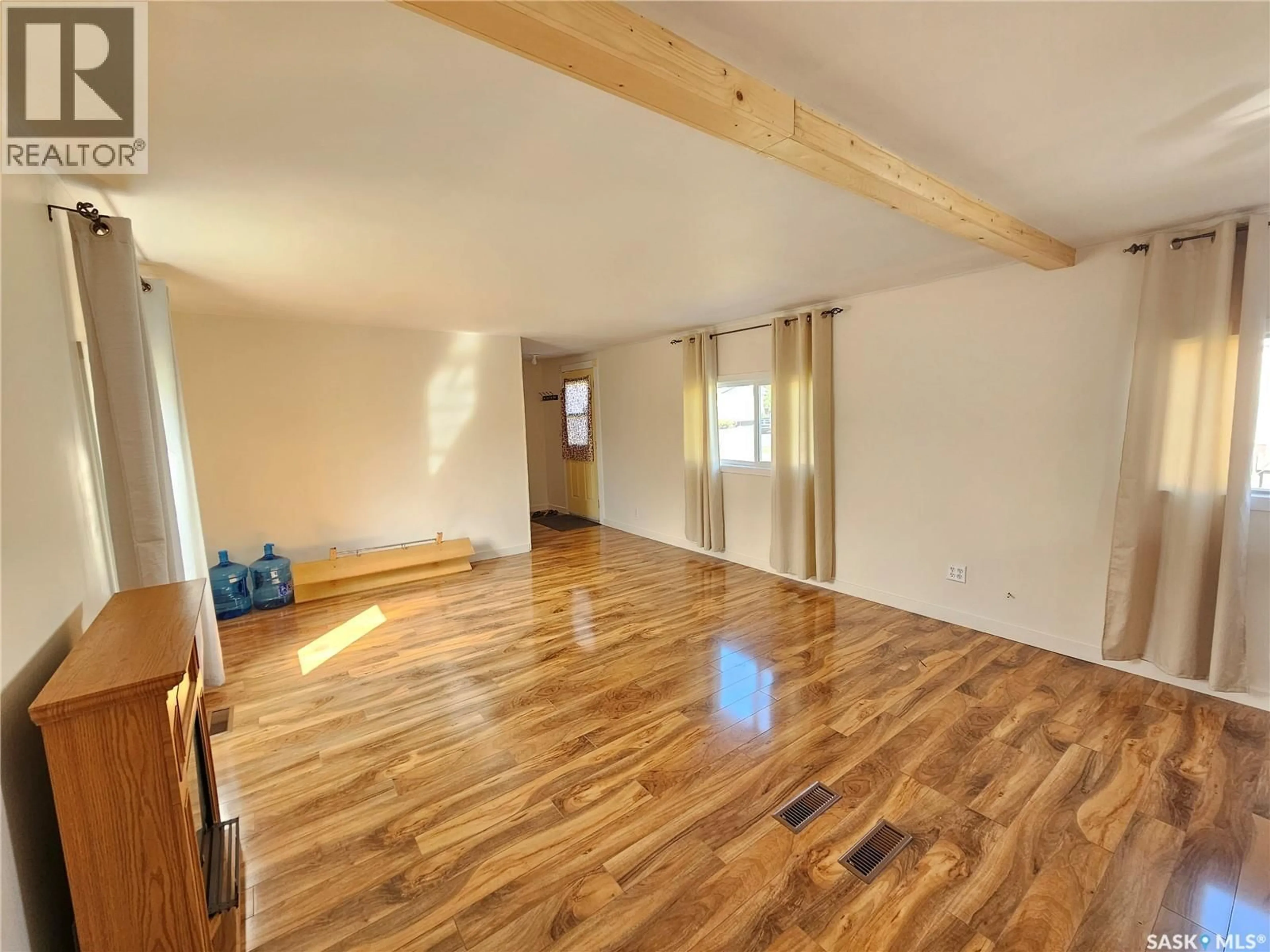 A pic of a room for 410 7TH AVENUE, Meadow Lake Saskatchewan S9X1C1