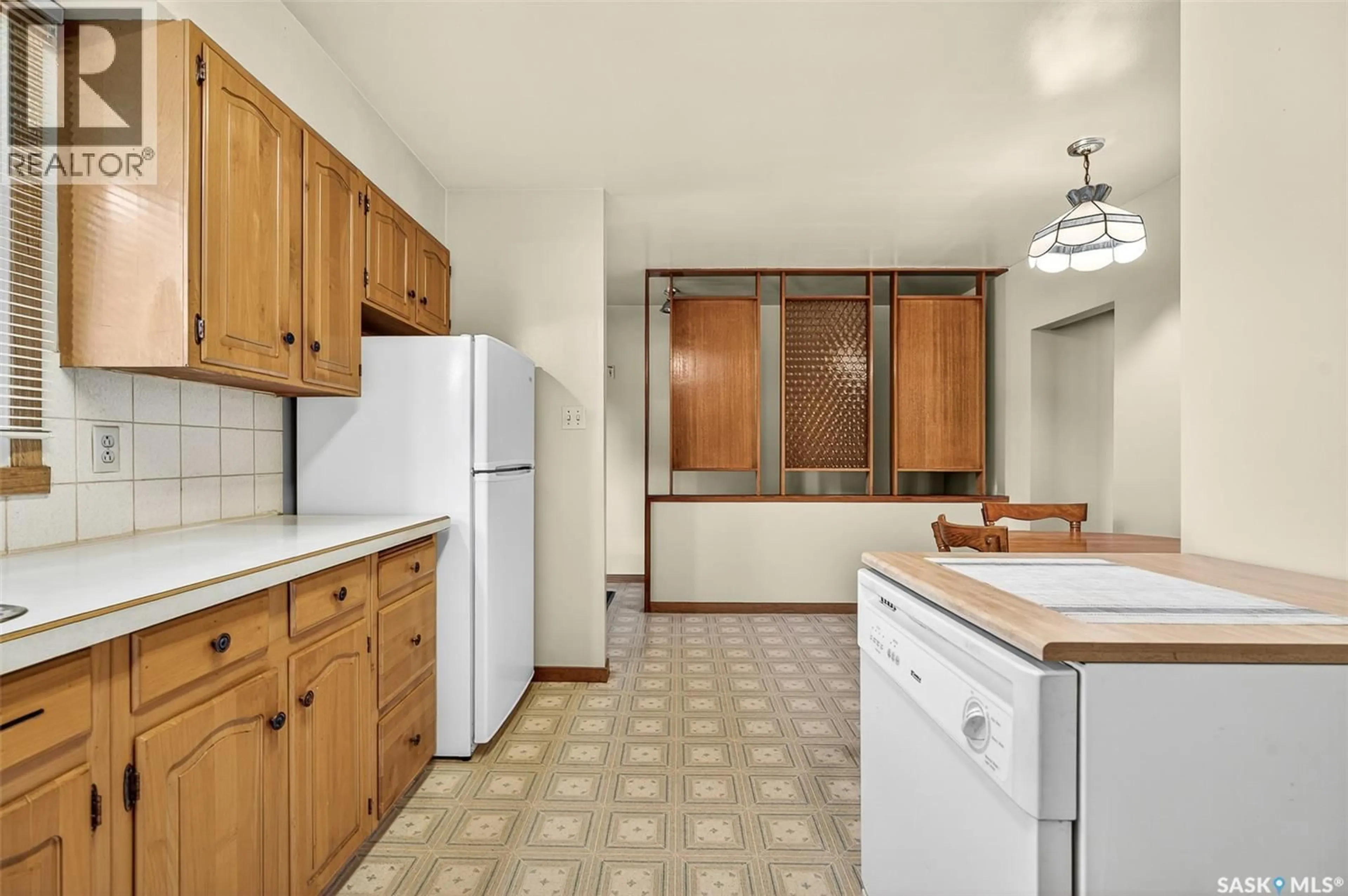 Standard kitchen, ceramic/tile floor for 1113 VAUGHAN STREET, Moose Jaw Saskatchewan S6H5P3