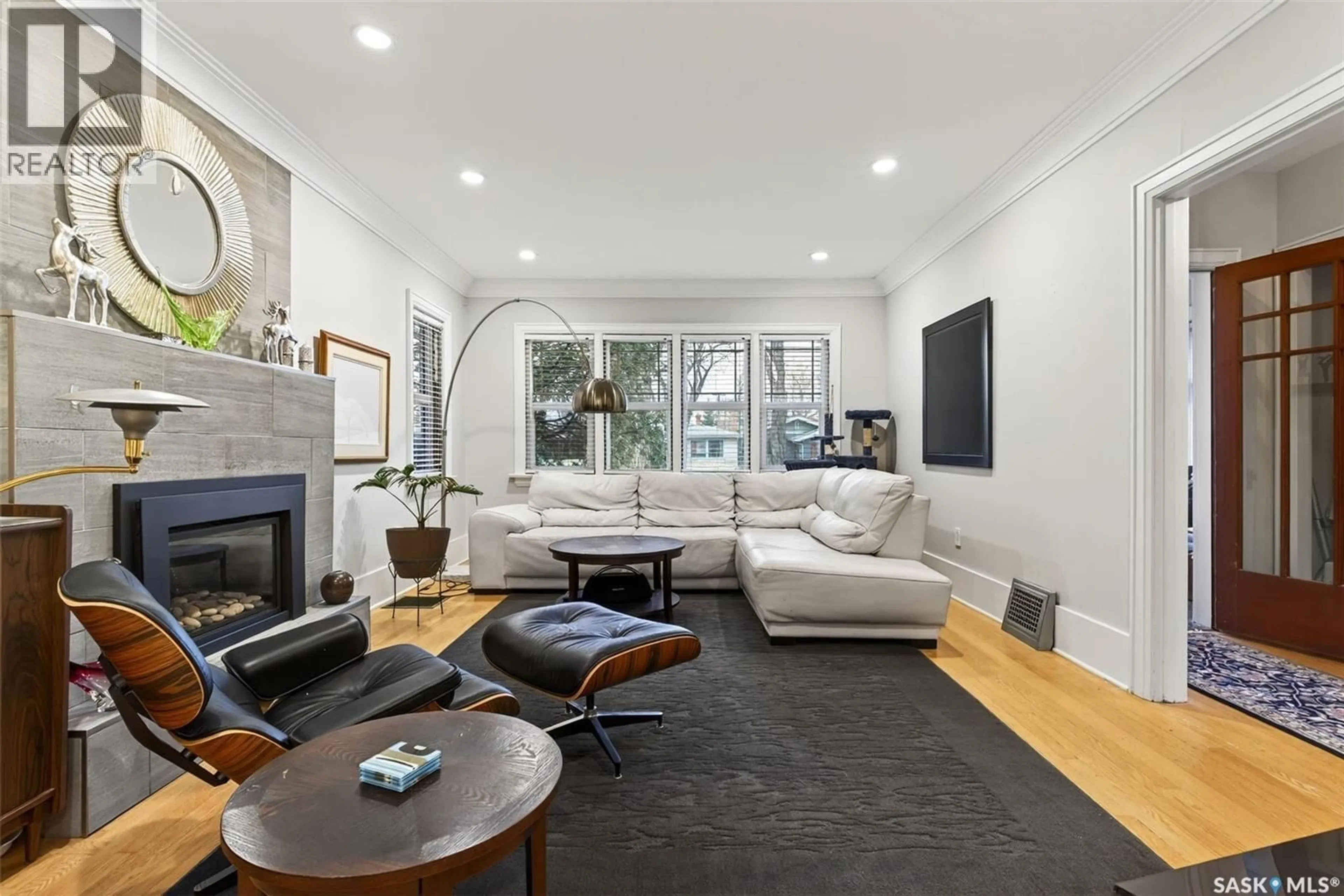 Living room with furniture, unknown for 3423 VICTORIA AVENUE, Regina Saskatchewan S4T1L9