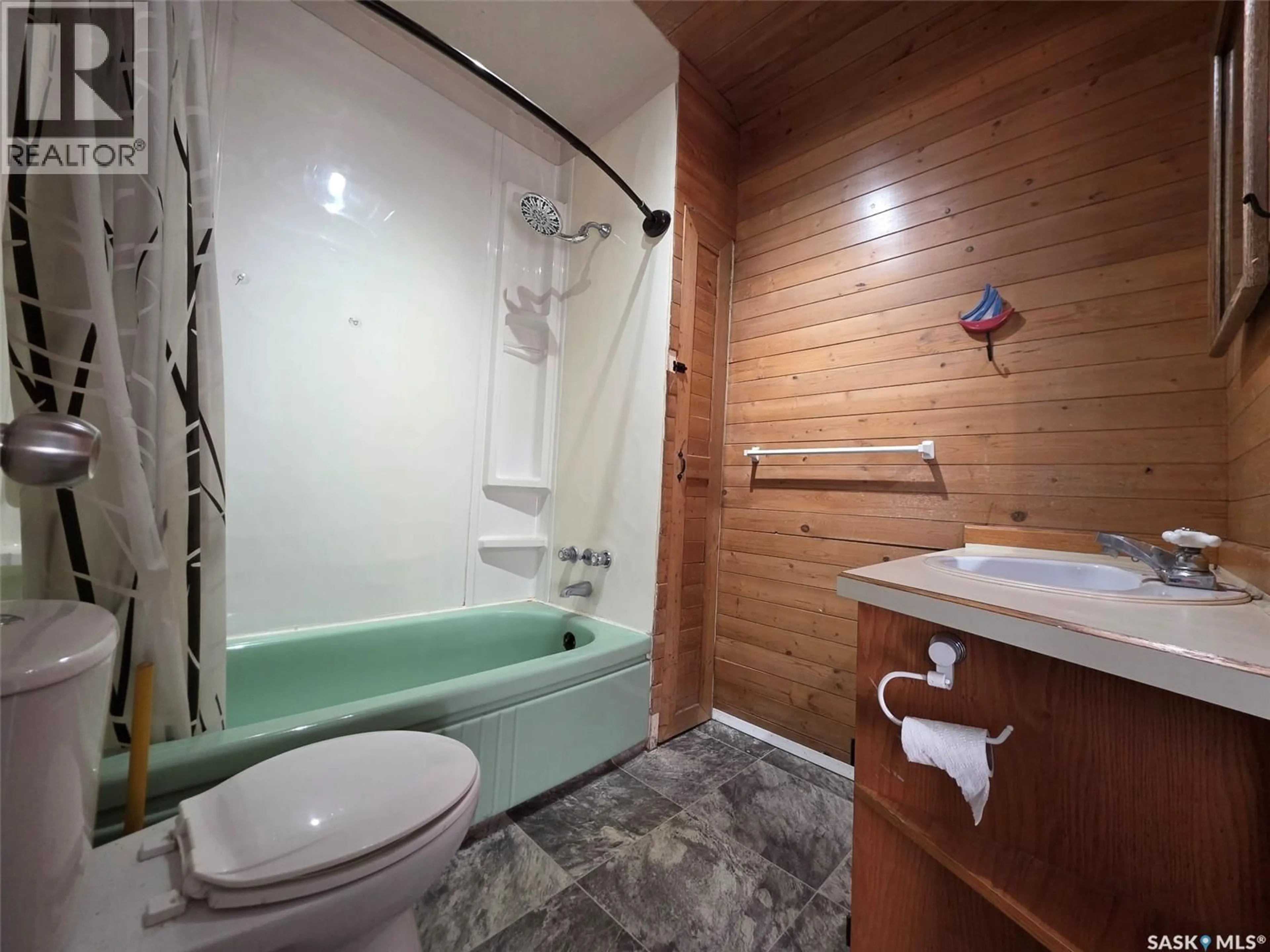 Standard bathroom, unknown for 167 11TH AVENUE, Swift Current Saskatchewan S9H3R6