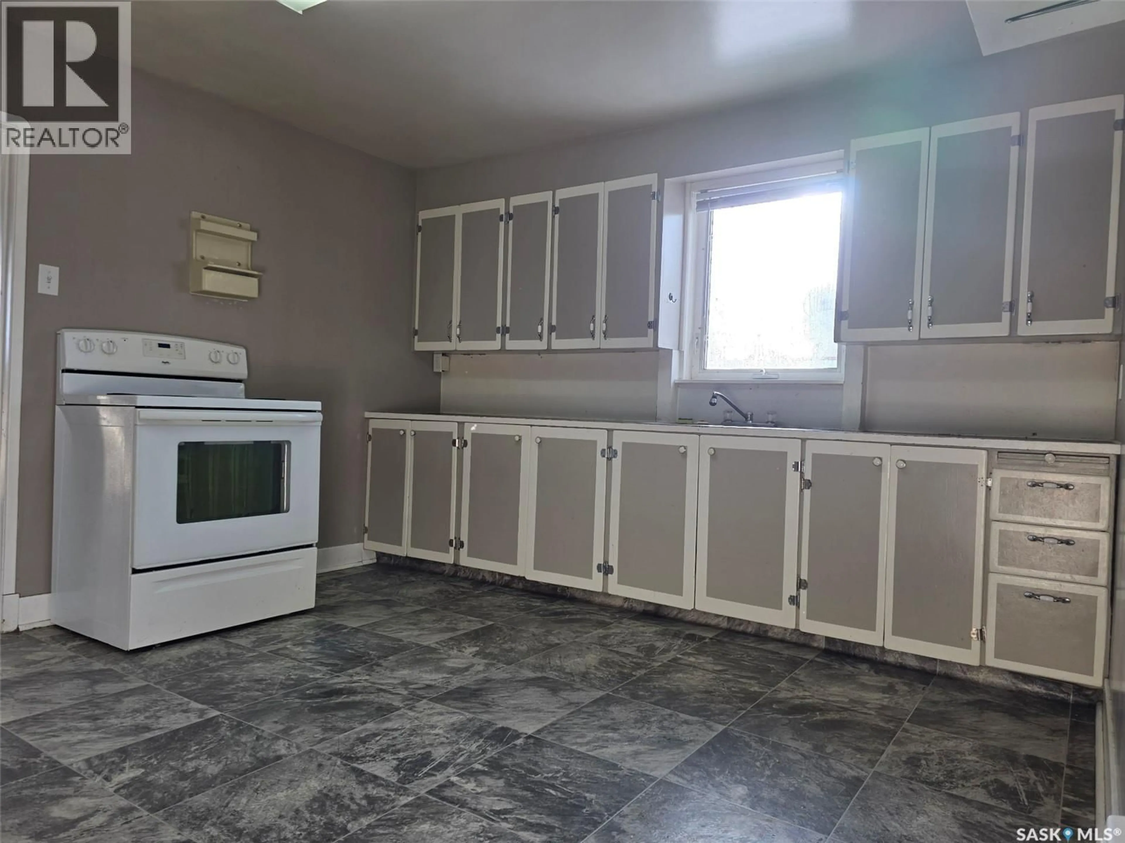 A pic of a room for 167 11TH AVENUE, Swift Current Saskatchewan S9H3R6