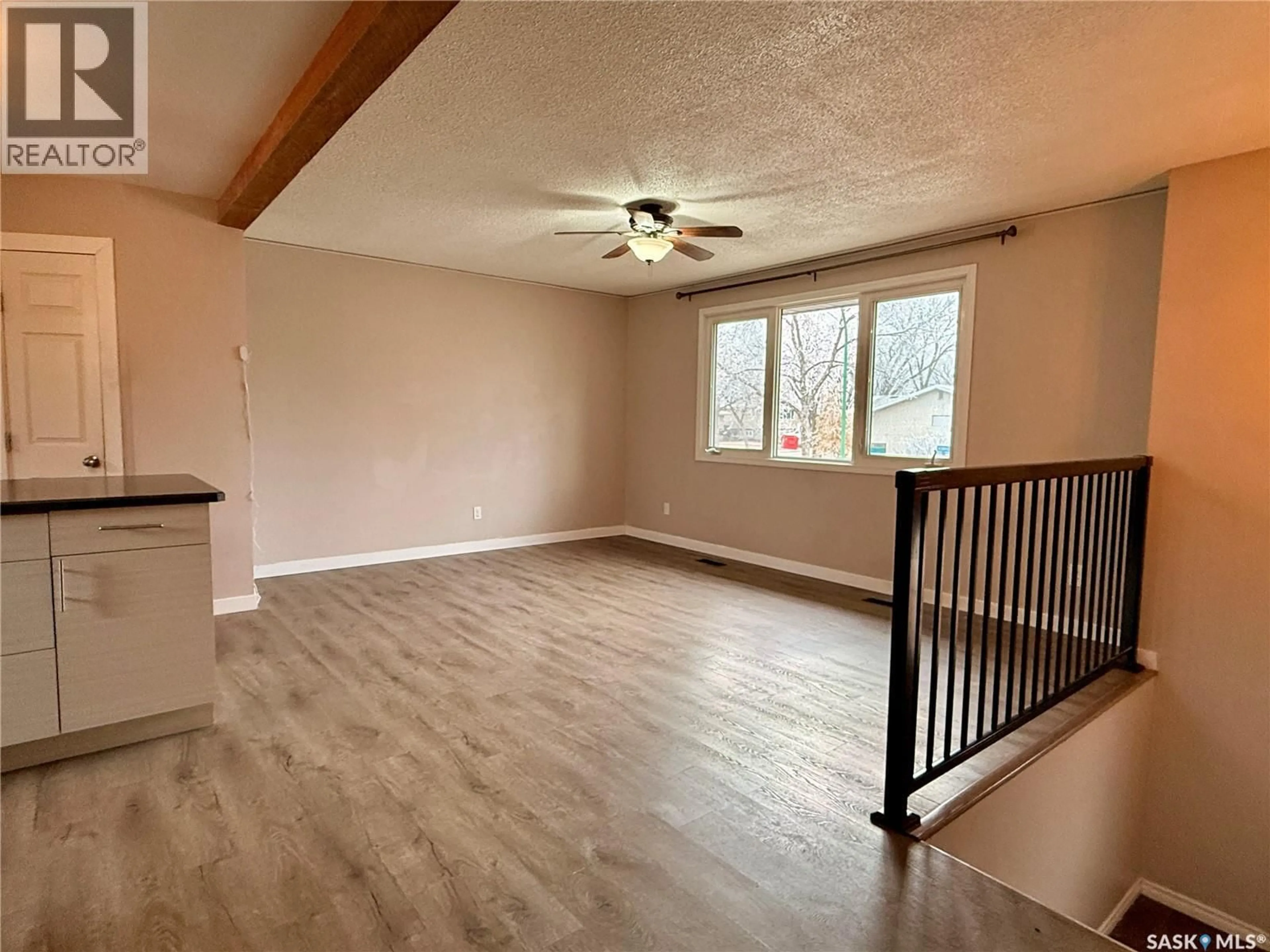 A pic of a room for 5516 2ND AVENUE, Regina Saskatchewan S4R6A9