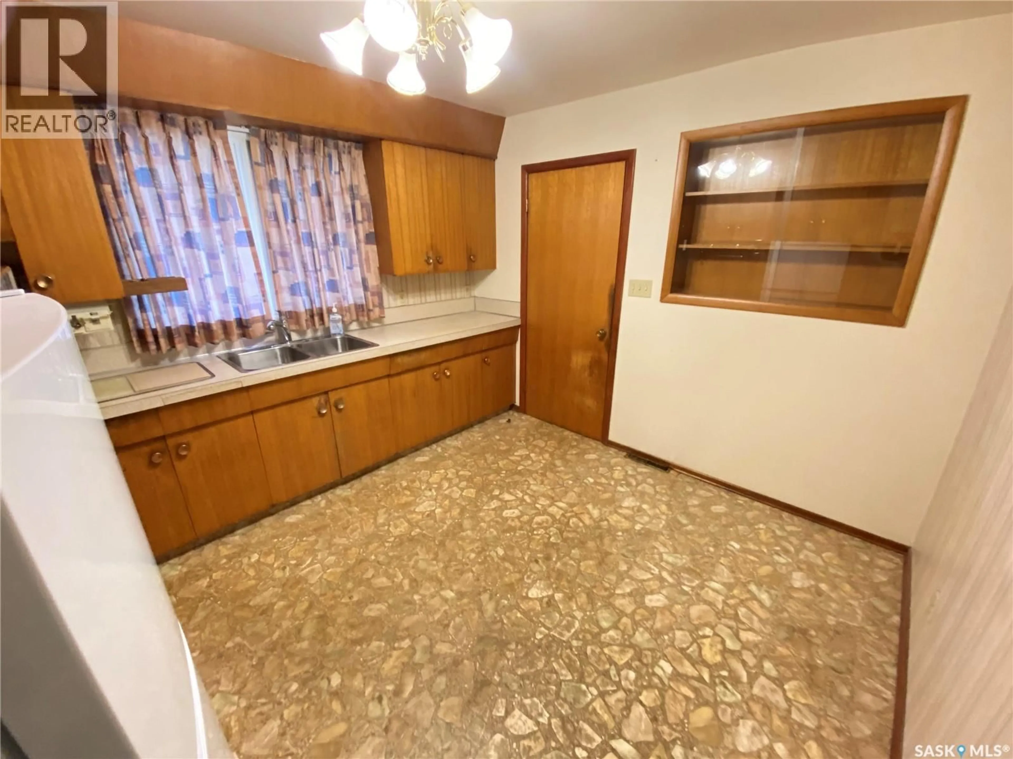 A pic of a room for 376 MAPLE AVENUE, Yorkton Saskatchewan S3N1X3