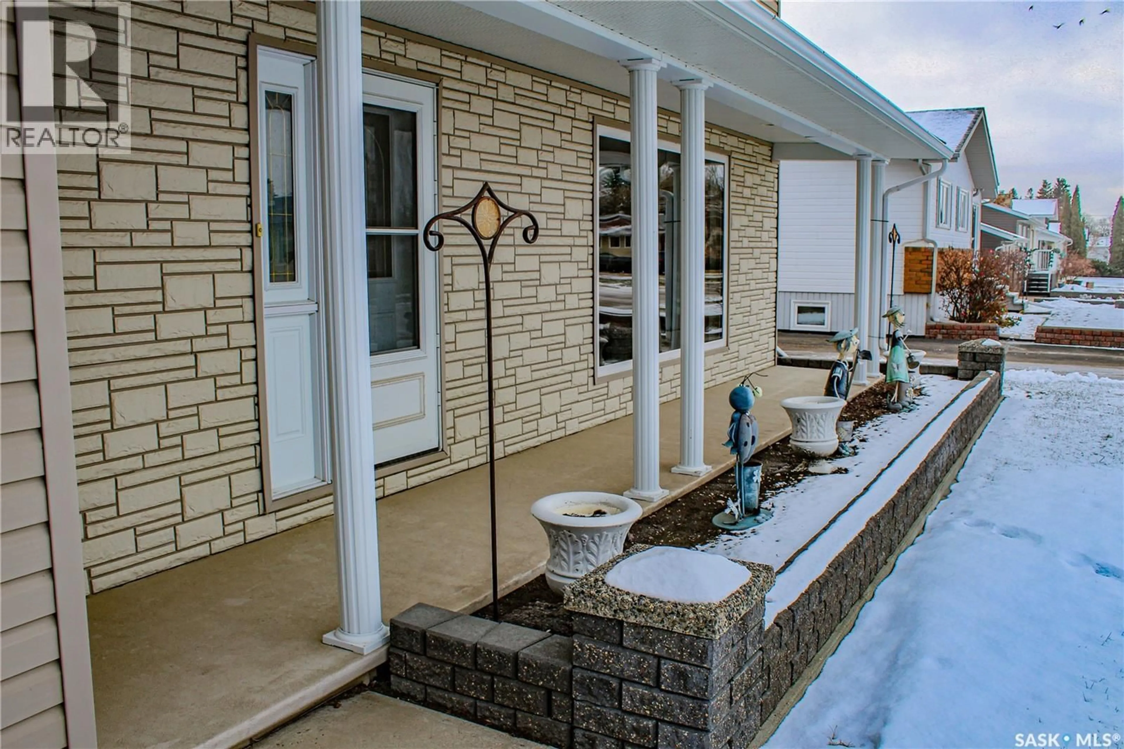 Patio, unknown for 117 SASKATCHEWAN CRESCENT, Kinistino Saskatchewan S0J0A6