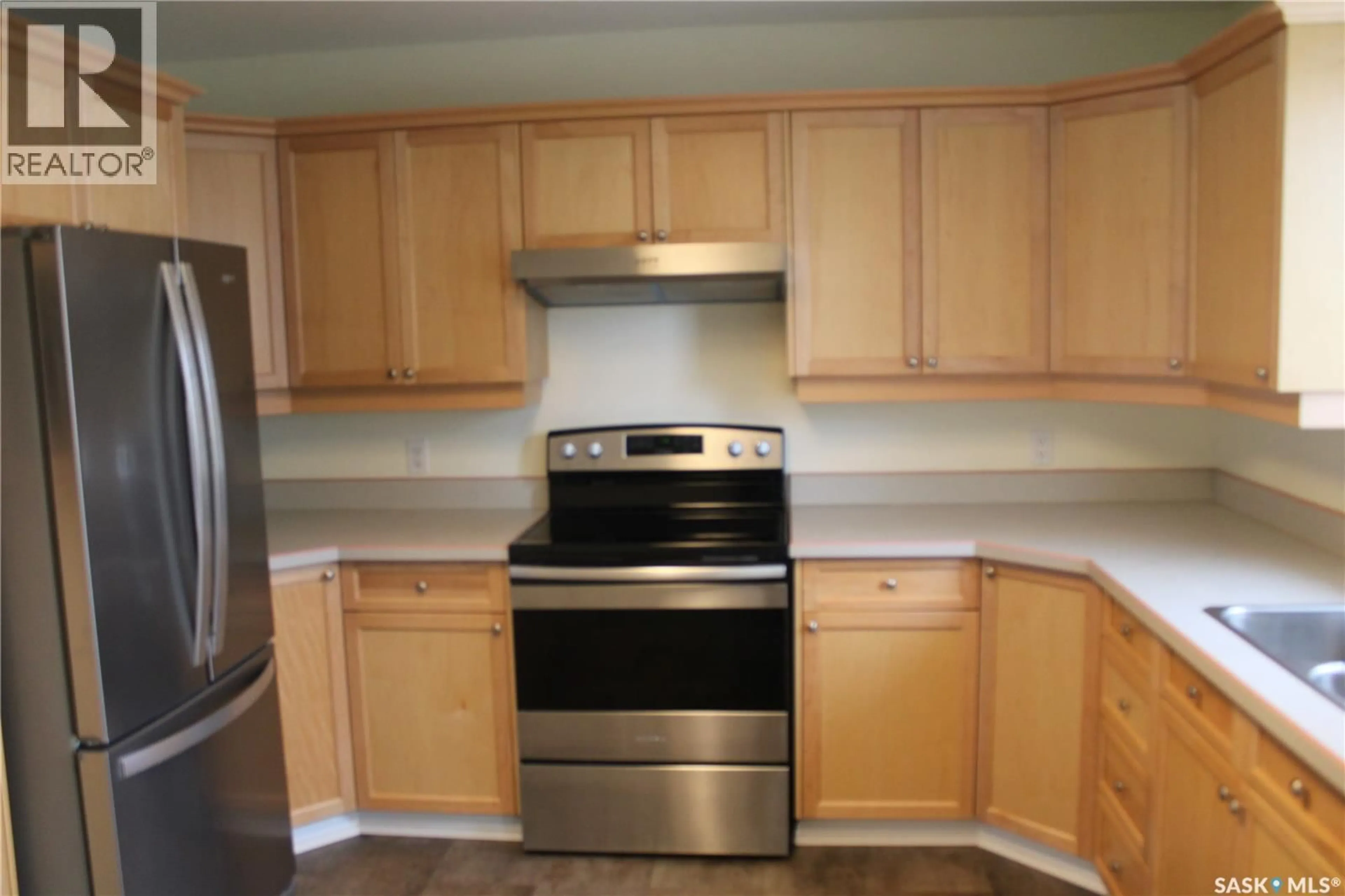 Standard kitchen, unknown for 76 RUSSELL DRIVE, Yorkton Saskatchewan S3N3W2