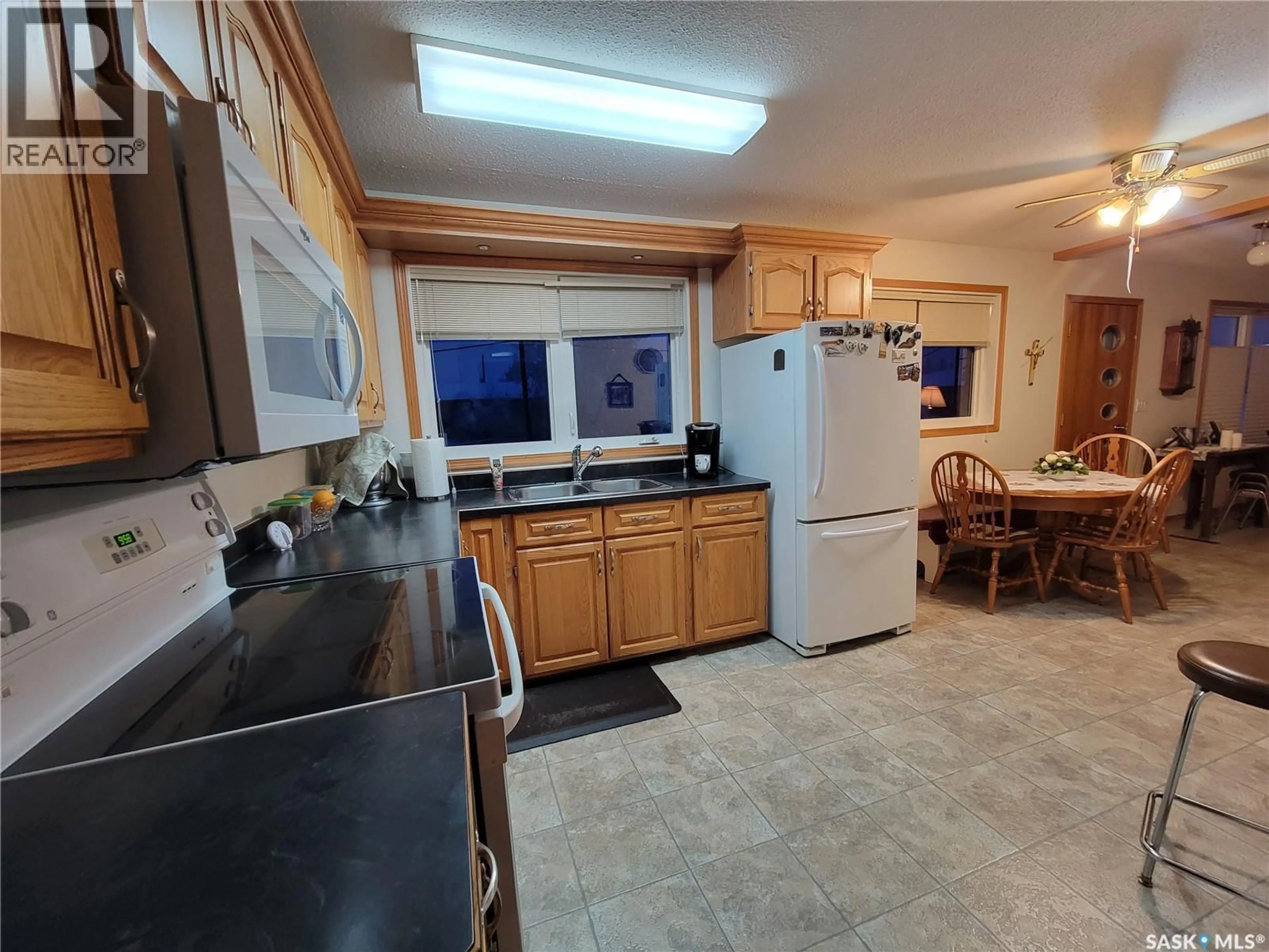Standard kitchen, ceramic/tile floor for 4920 EXPRESS AVENUE, Macklin Saskatchewan S0L2C0