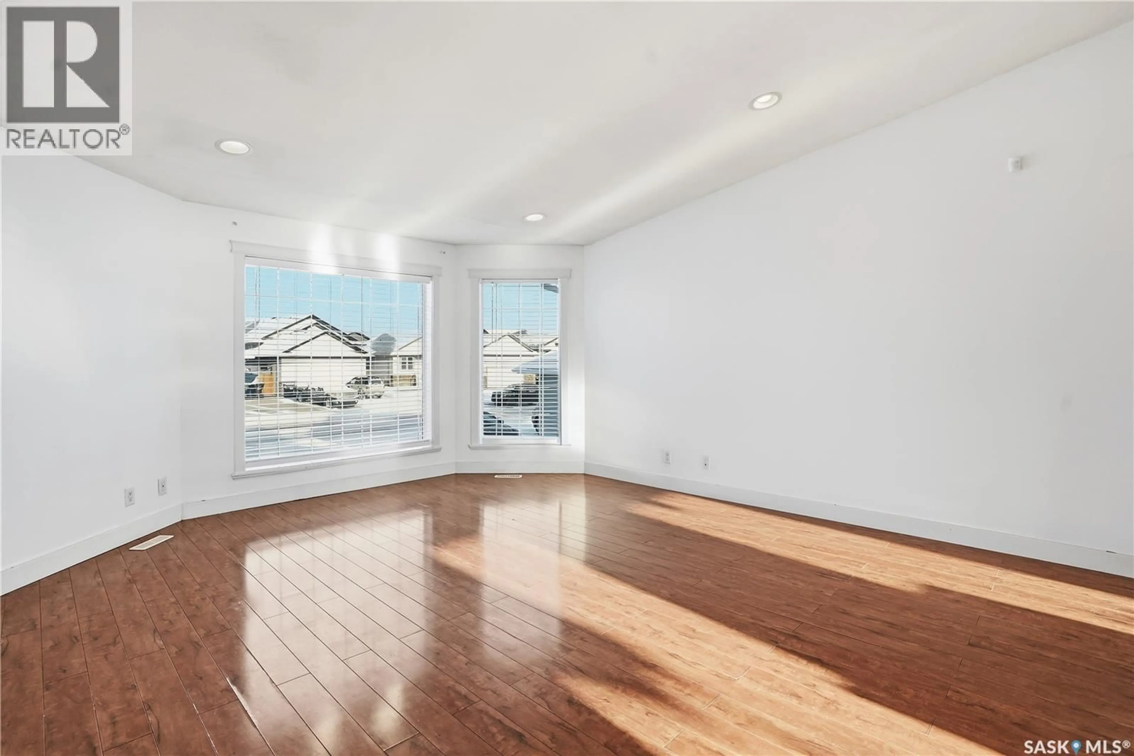 A pic of a room for 339 WEST HAMPTON BOULEVARD, Saskatoon Saskatchewan S7R0B5