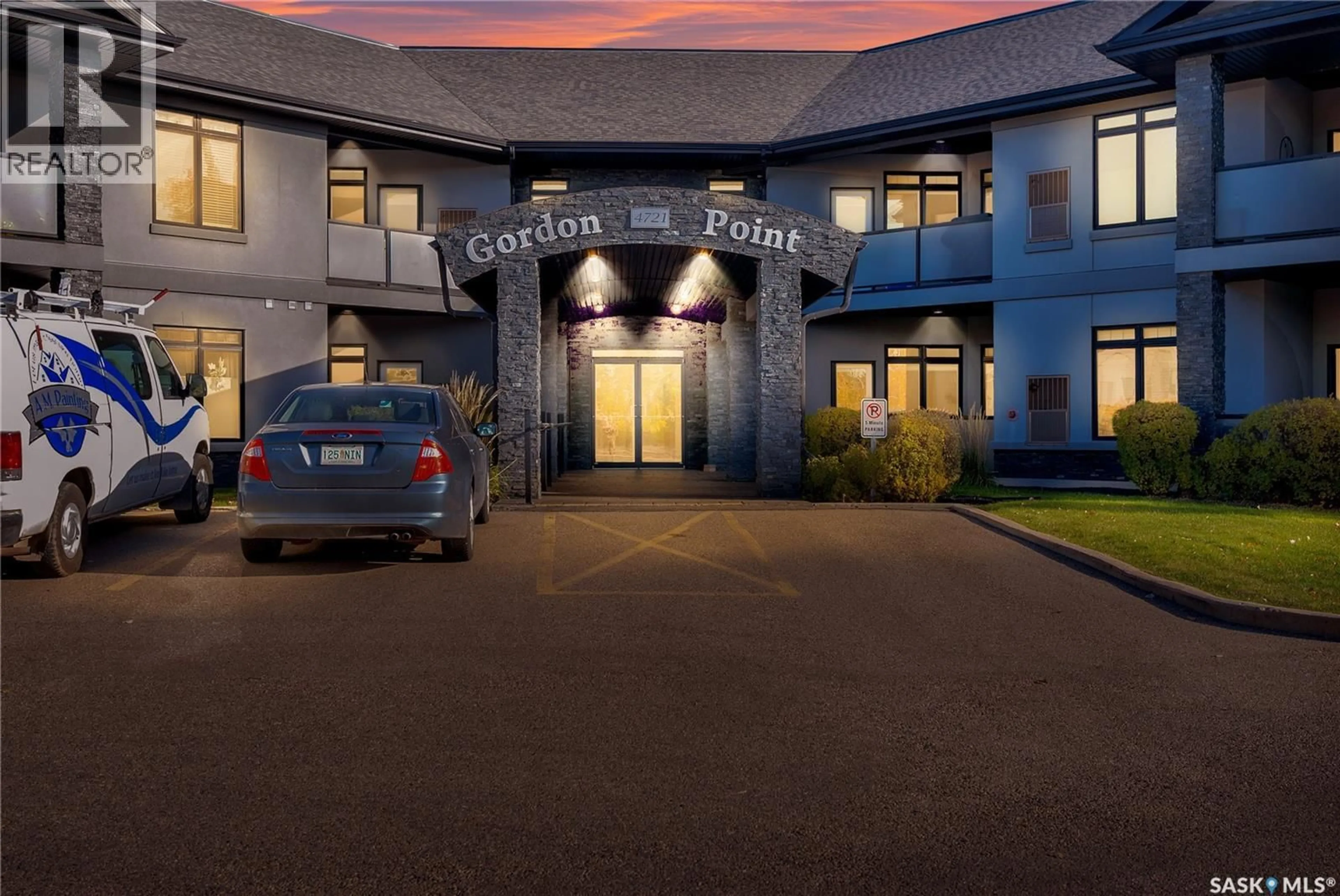 Indoor foyer for 213 - 4721 MCTAVISH STREET, Regina Saskatchewan S4S6H2