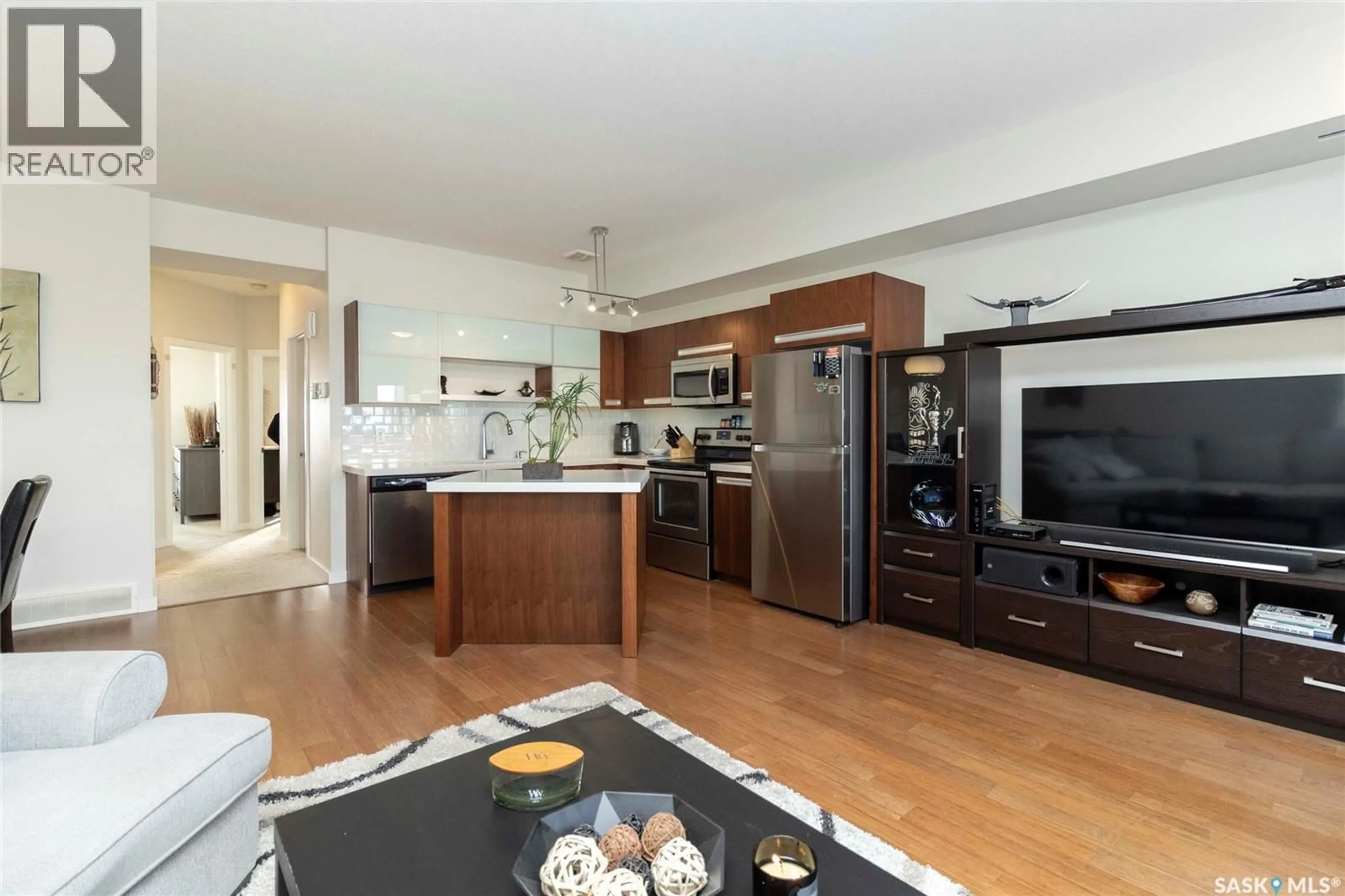 Open concept kitchen, unknown for 1015 - 2208 PATRICK CRESCENT, Saskatoon Saskatchewan S7W0M1