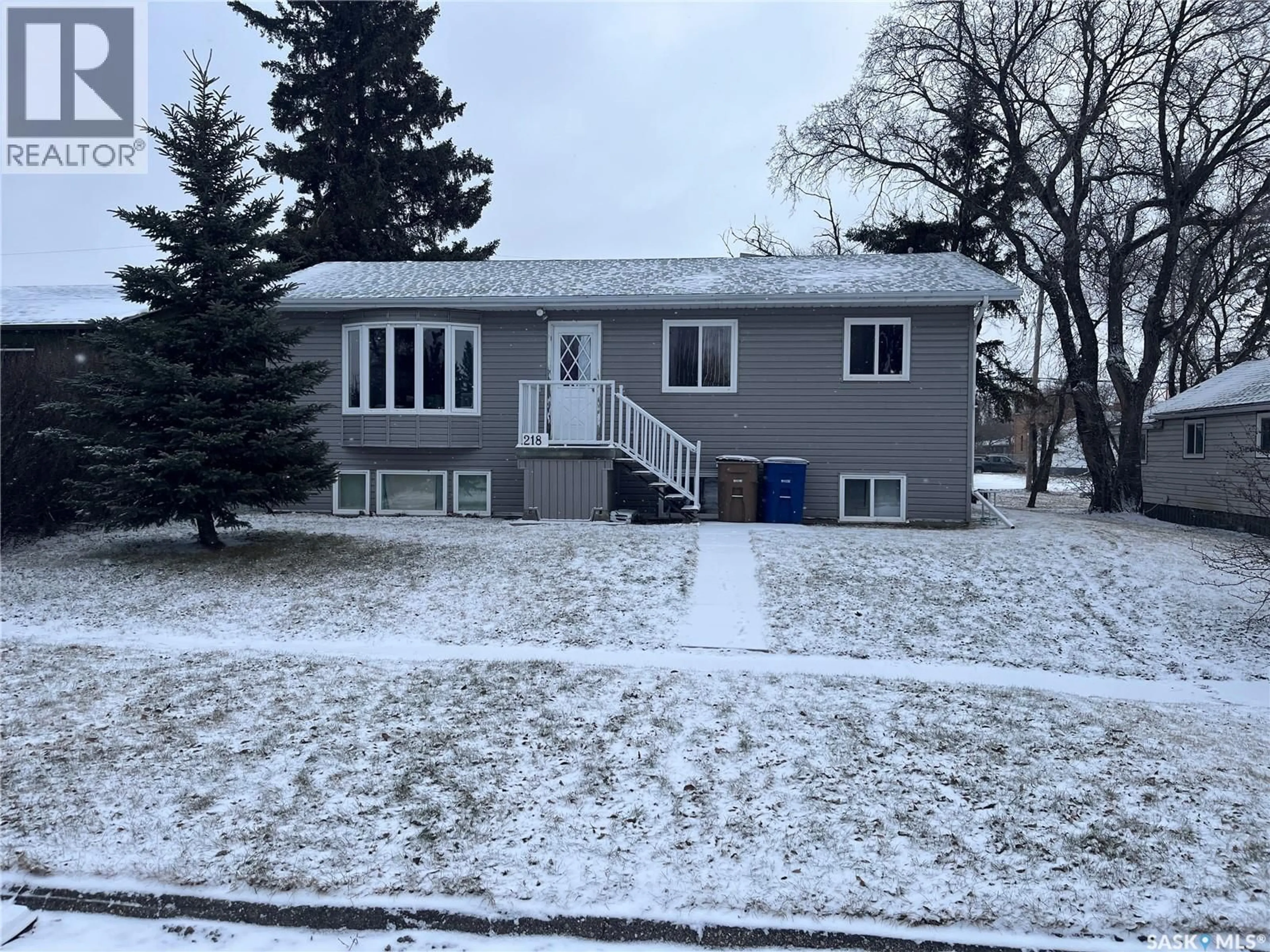 A pic from outside/outdoor area/front of a property/back of a property/a pic from drone, street for 218 1ST STREET, Wadena Saskatchewan S0A4J0