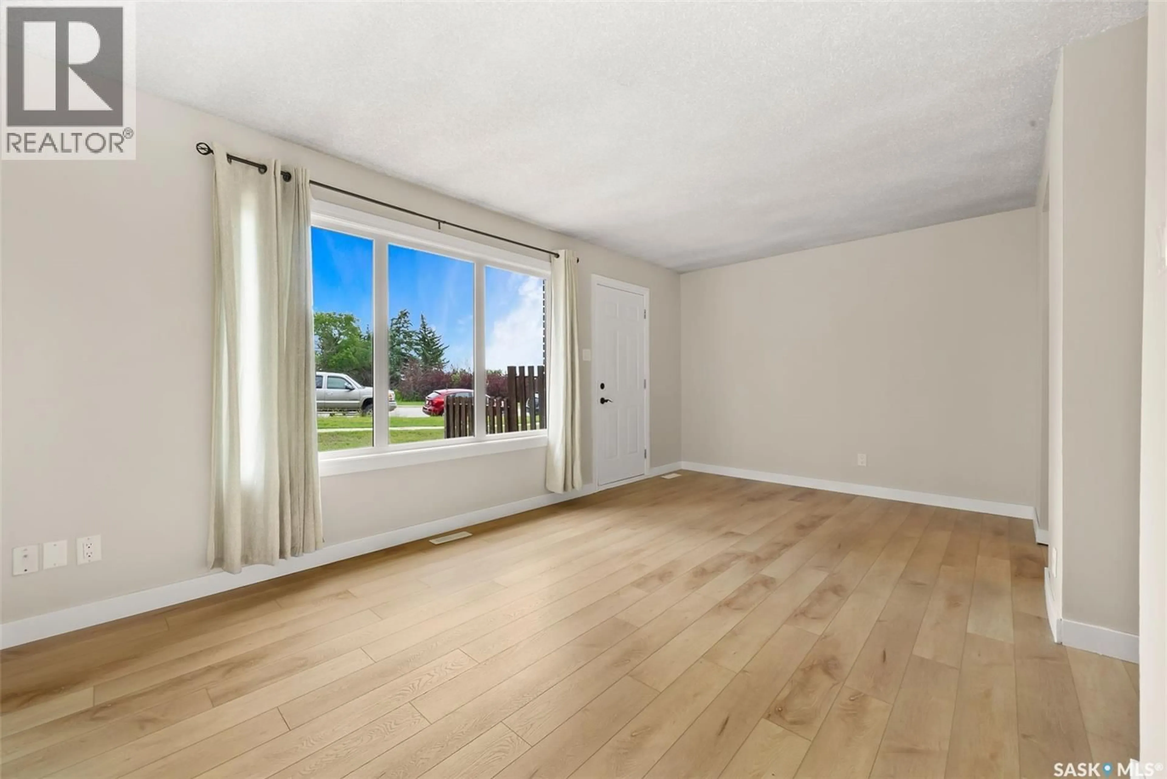 Unknown for 3814 CASTLE ROAD, Regina Saskatchewan S4S6M7