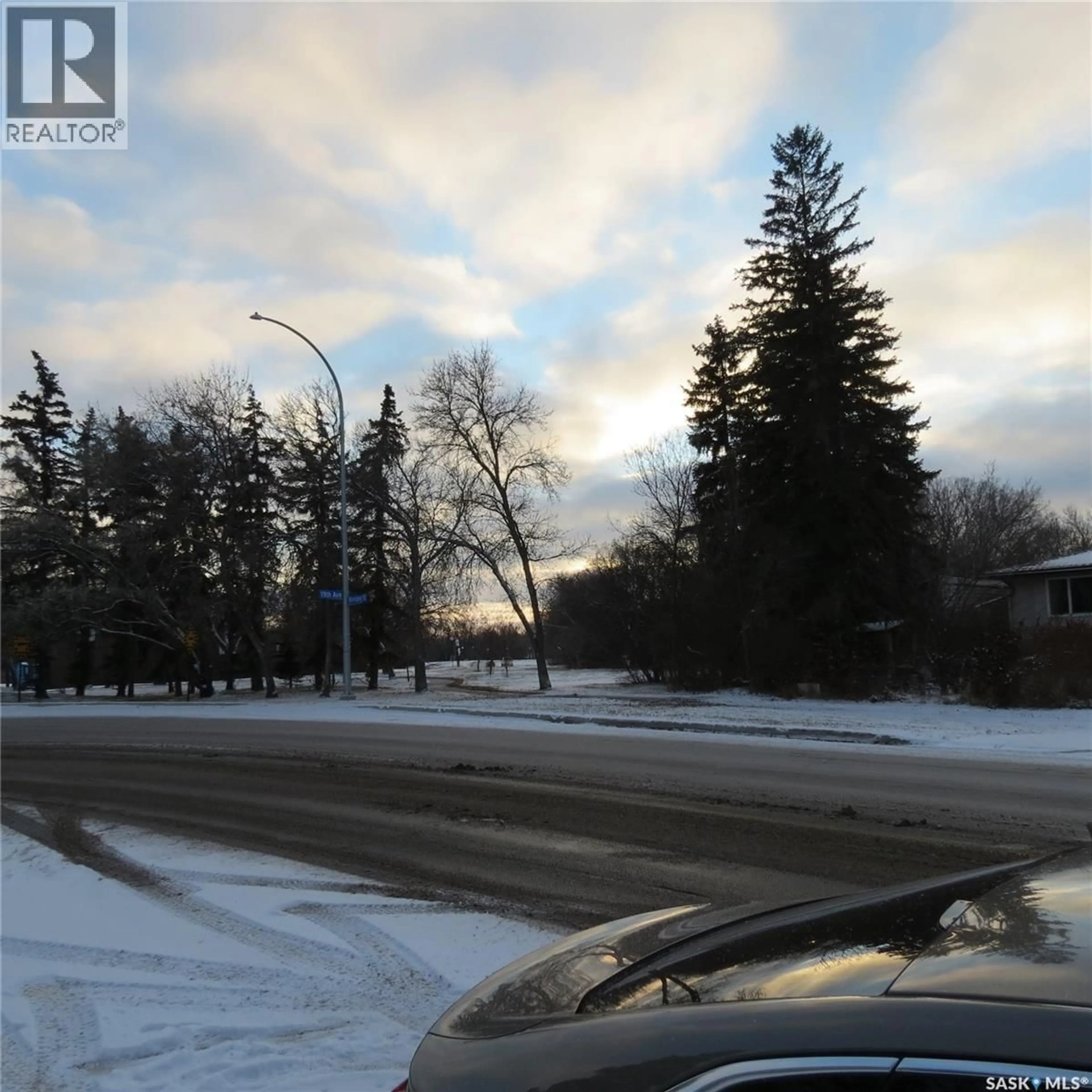 Parking for 2767 WINNIPEG STREET, Regina Saskatchewan S4P1J1