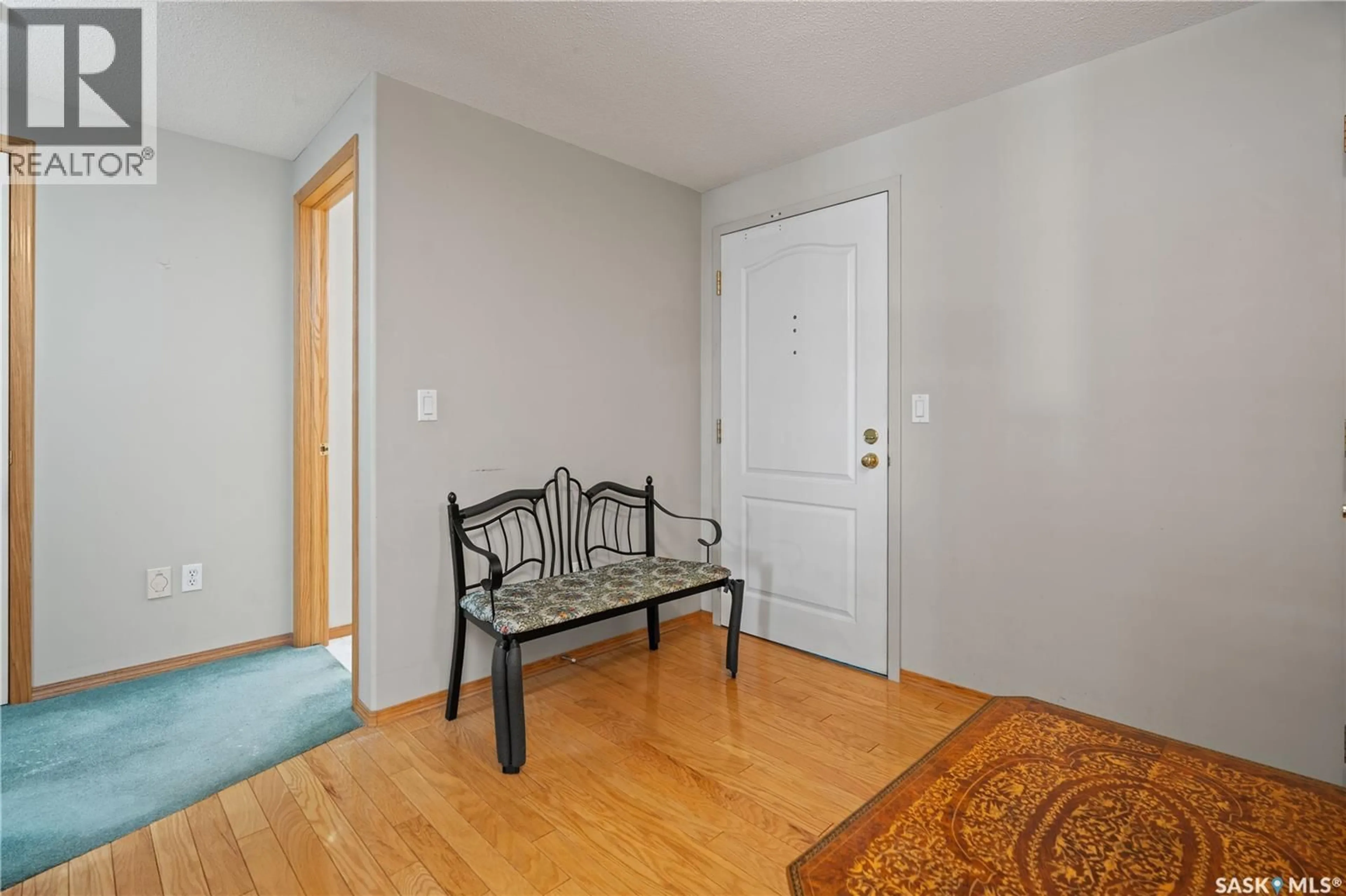 Indoor entryway for 110 2333 SCARTH STREET, Regina Saskatchewan S4P2J8