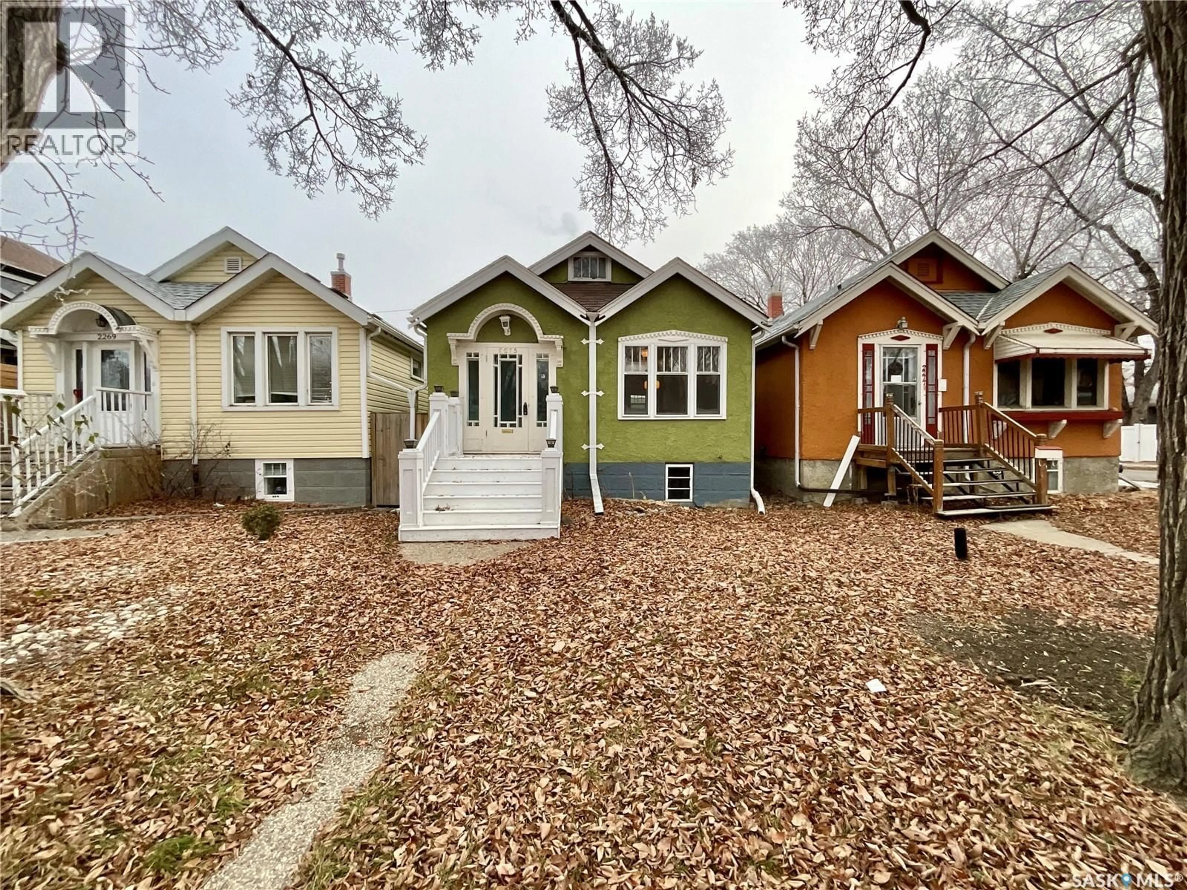 A pic from outside/outdoor area/front of a property/back of a property/a pic from drone, street for 2275 QUEBEC STREET, Regina Saskatchewan S4P1K3