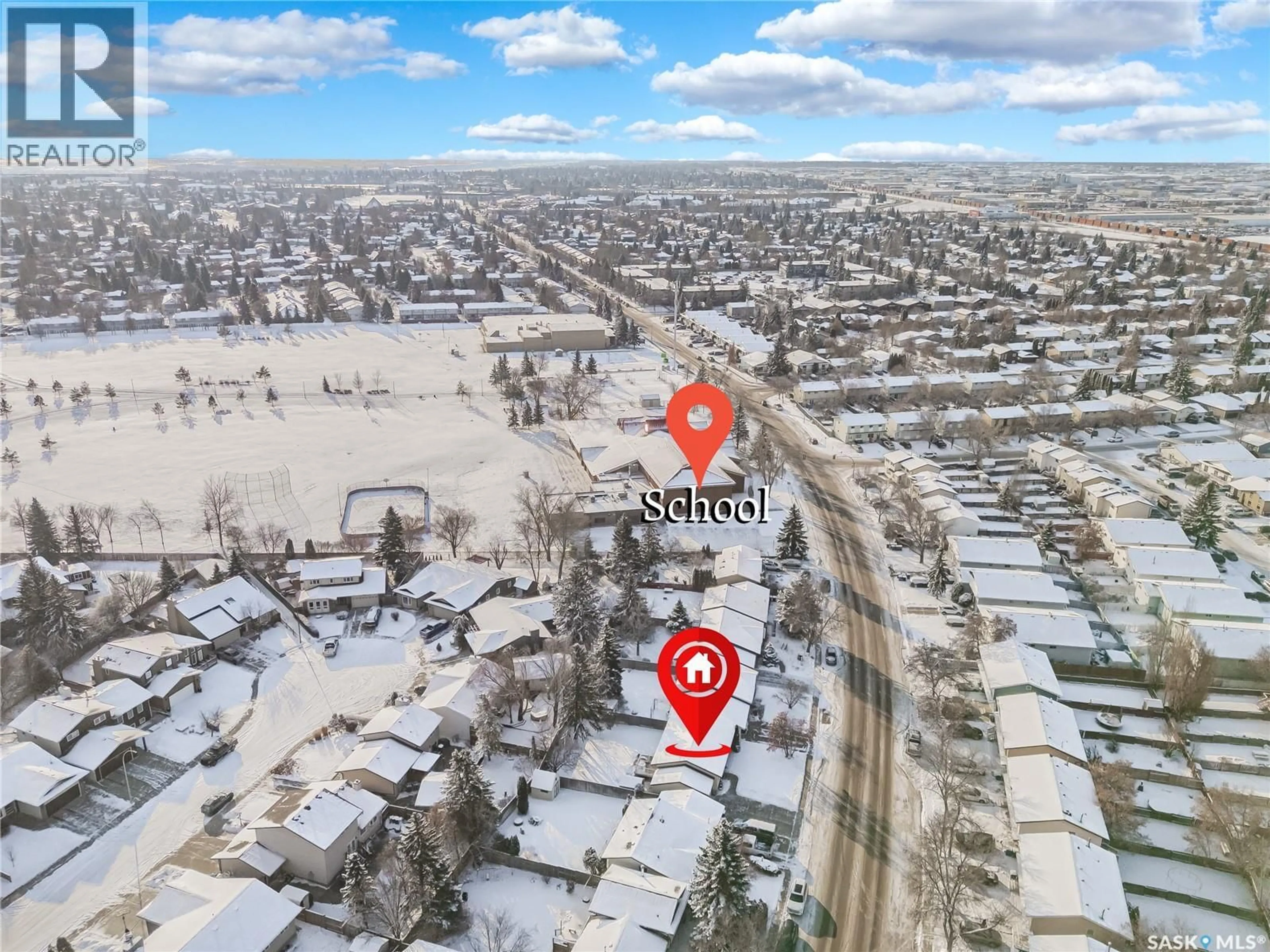 A pic from outside/outdoor area/front of a property/back of a property/a pic from drone, street for 344 RUSSELL ROAD, Saskatoon Saskatchewan S7K6P2