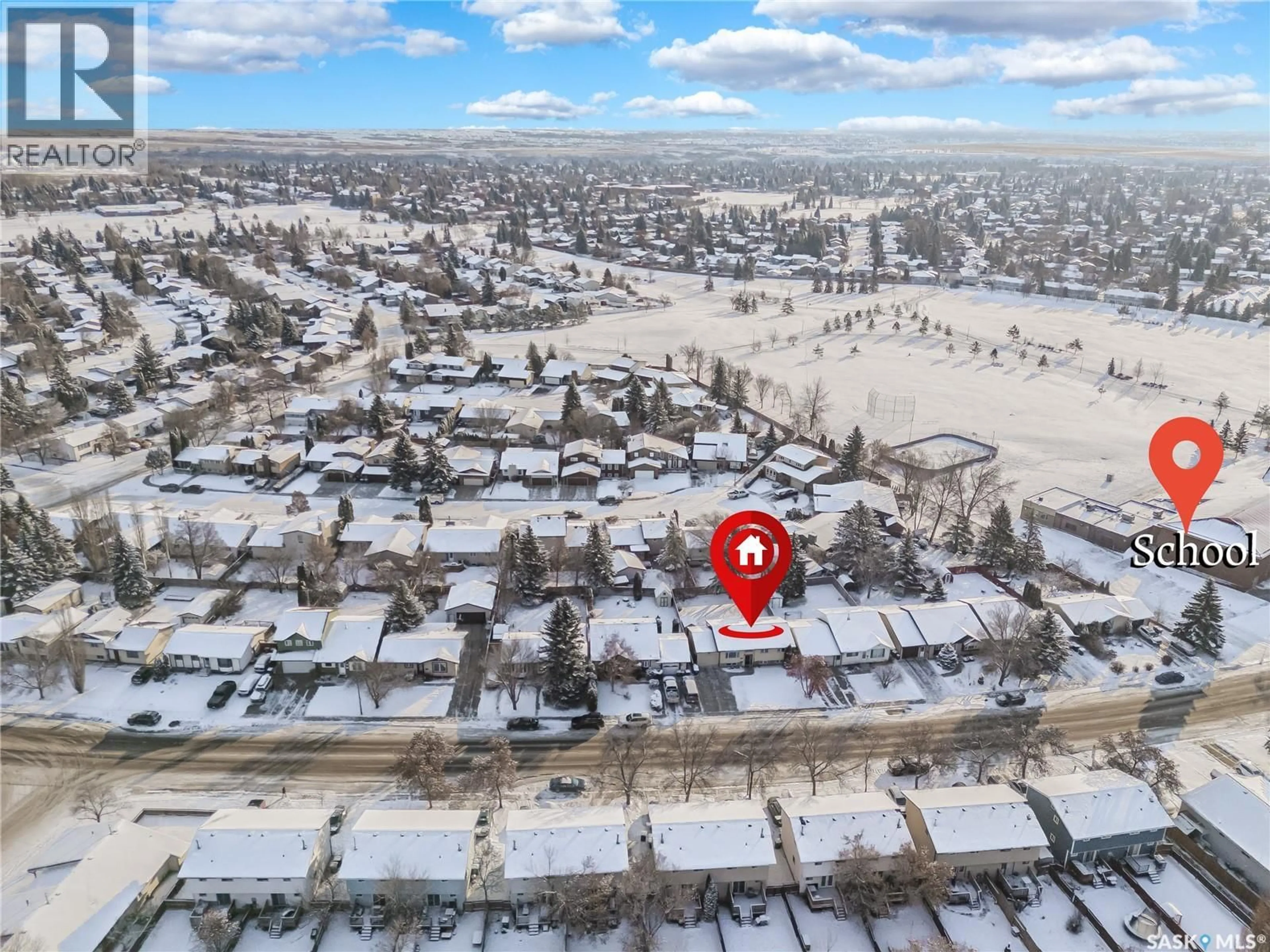 A pic from outside/outdoor area/front of a property/back of a property/a pic from drone, street for 344 RUSSELL ROAD, Saskatoon Saskatchewan S7K6P2