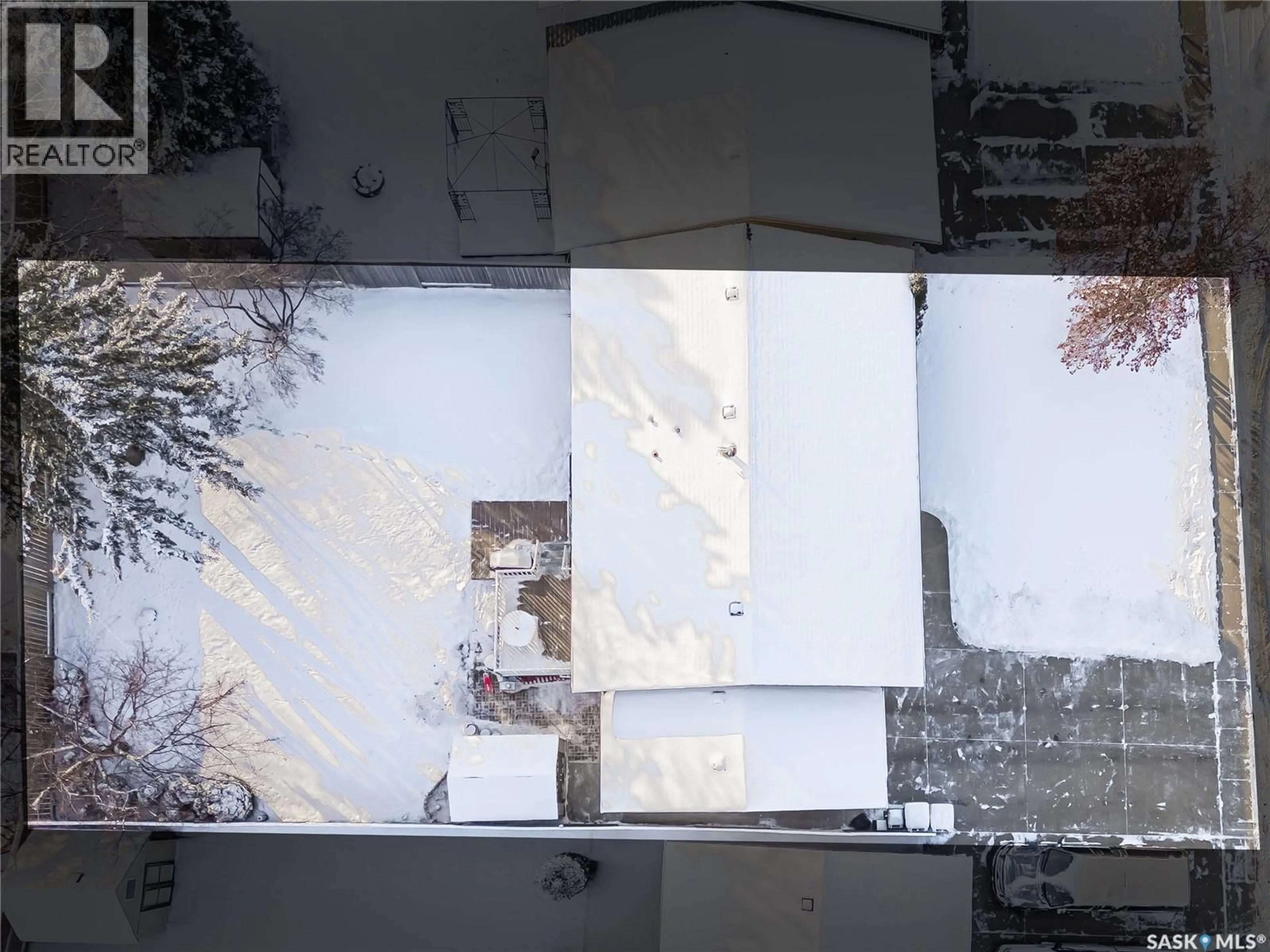 A pic from outside/outdoor area/front of a property/back of a property/a pic from drone, unknown for 344 RUSSELL ROAD, Saskatoon Saskatchewan S7K6P2