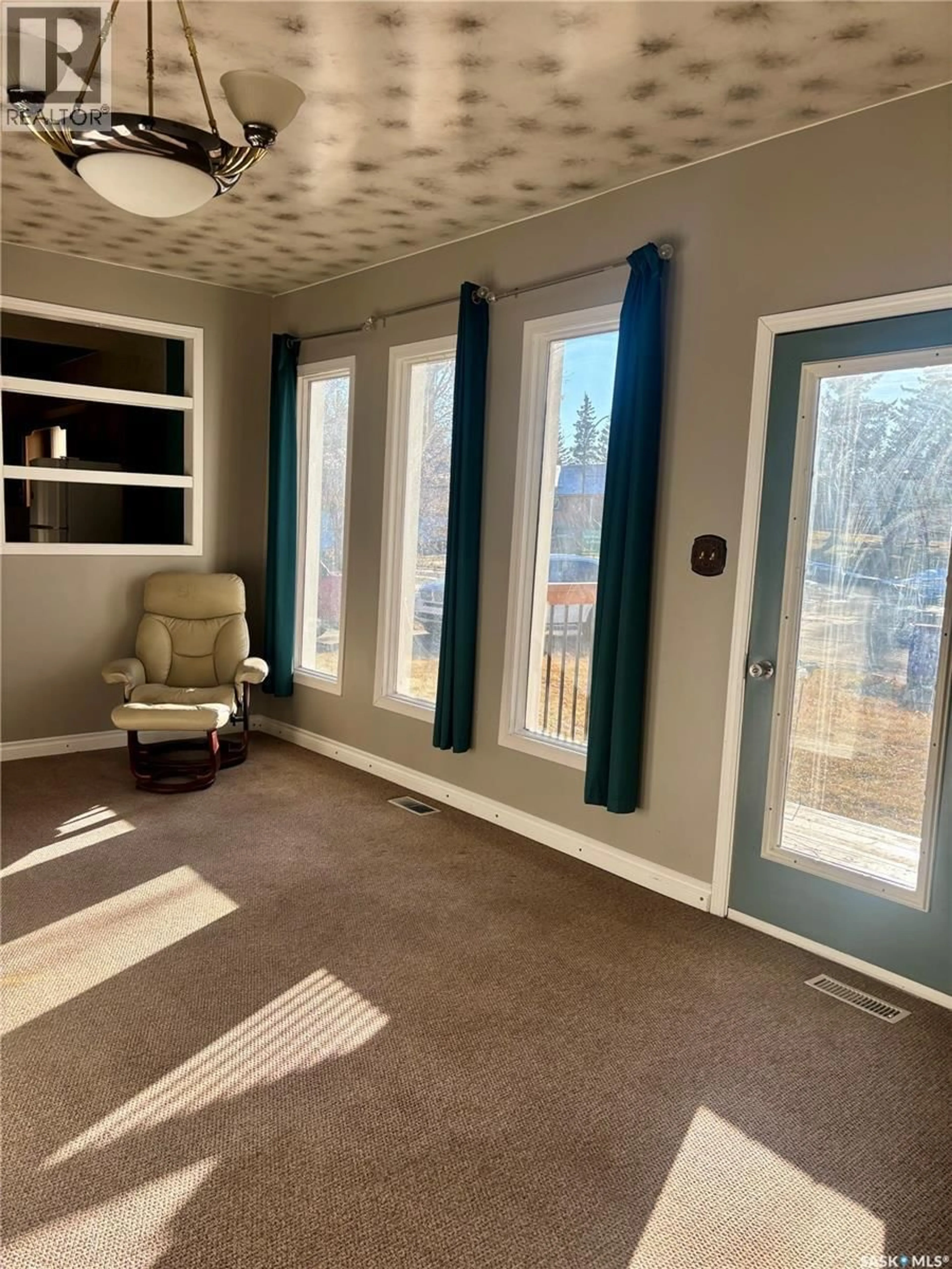 A pic of a room for 210 SOUTH AVENUE E, Hafford Saskatchewan S0J1A0