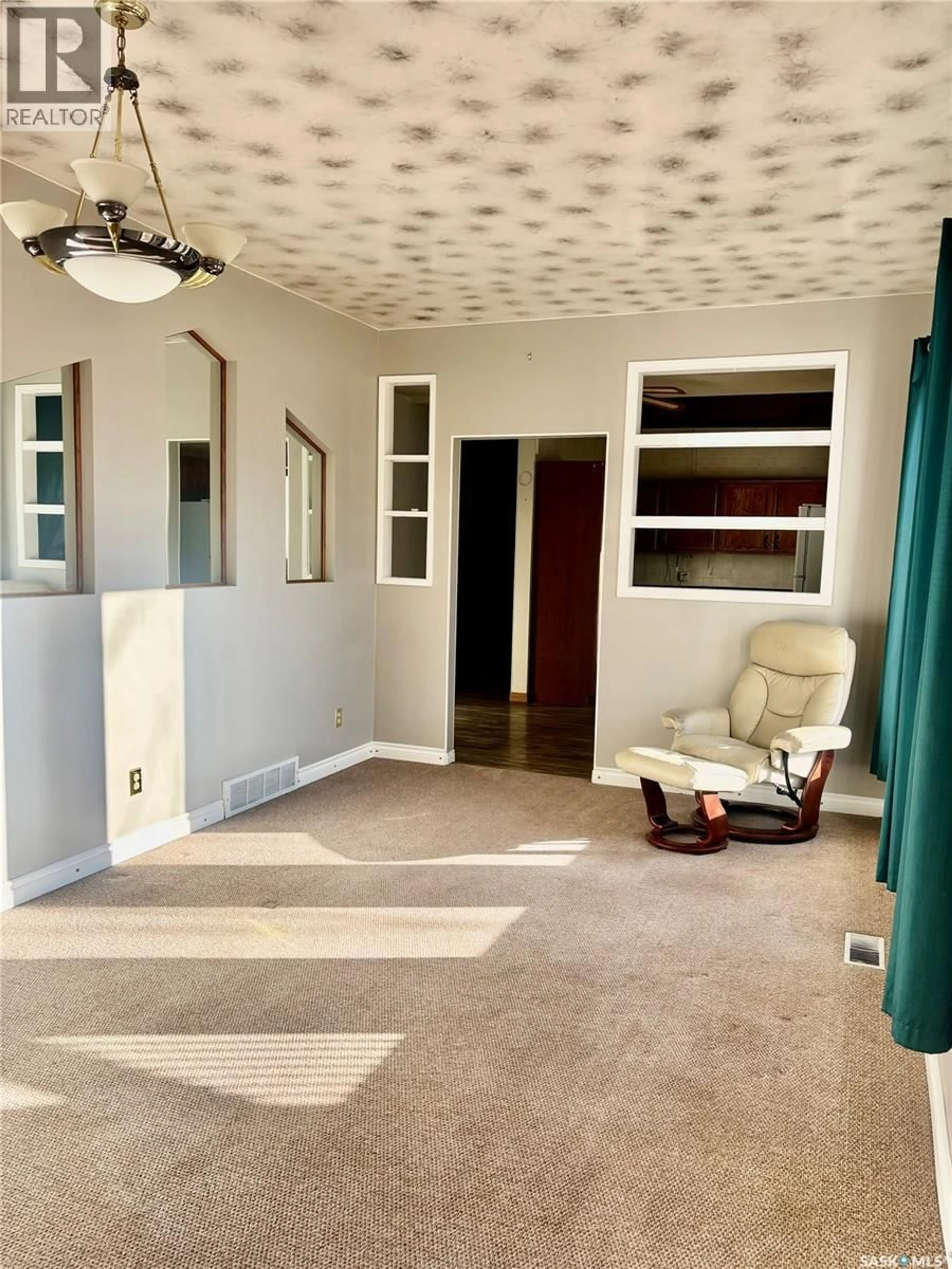 A pic of a room for 210 SOUTH AVENUE E, Hafford Saskatchewan S0J1A0