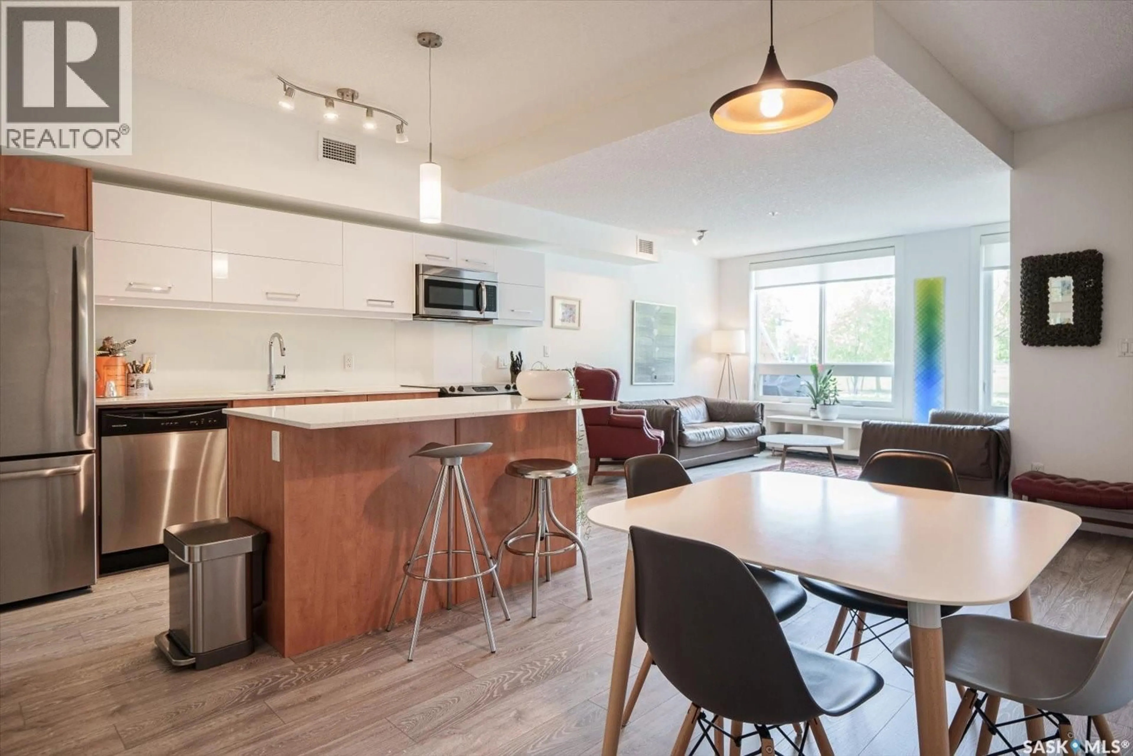 Open concept kitchen, unknown for 232 SONNENSCHEIN WAY, Saskatoon Saskatchewan S7M5N7