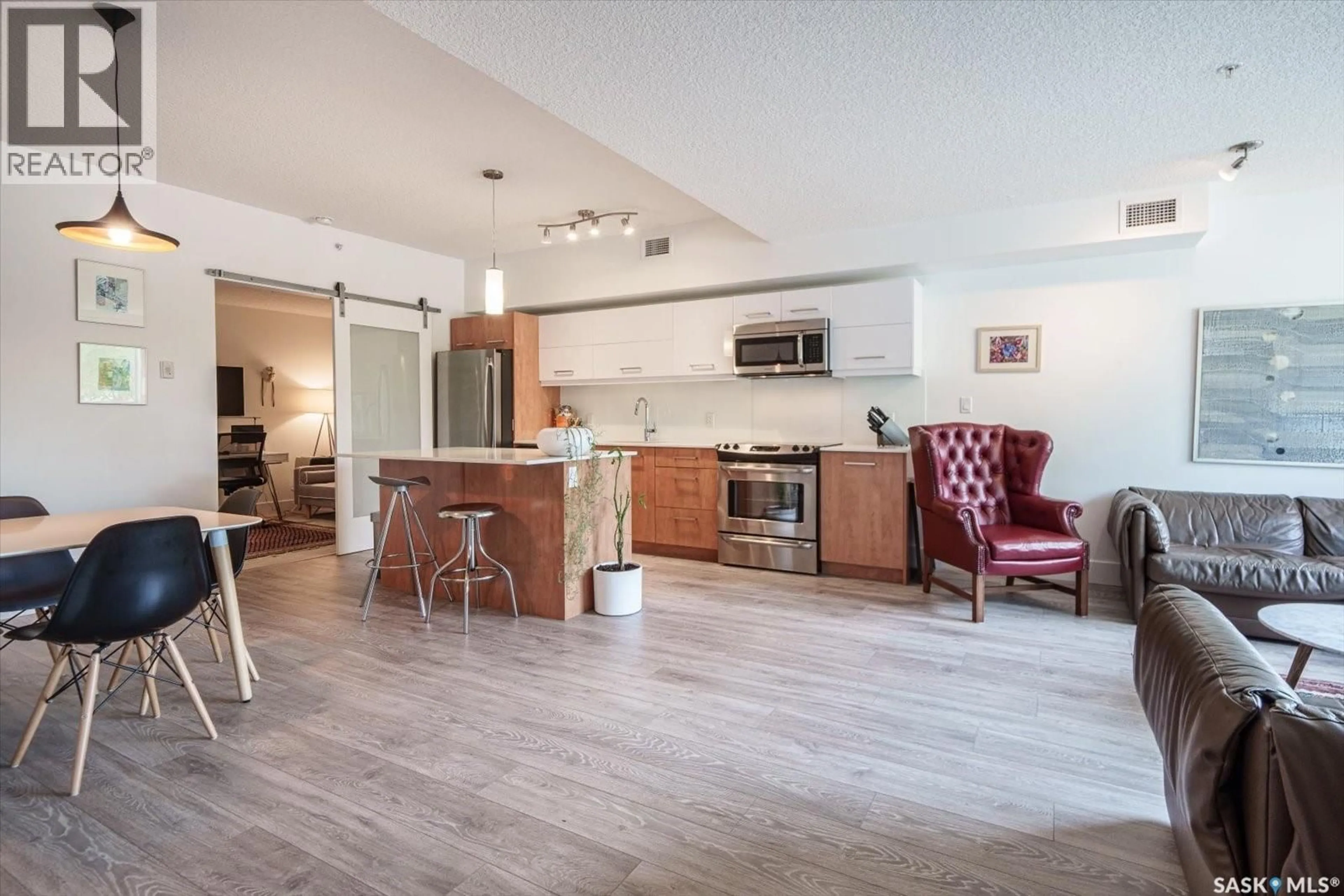Open concept kitchen, unknown for 232 SONNENSCHEIN WAY, Saskatoon Saskatchewan S7M5N7