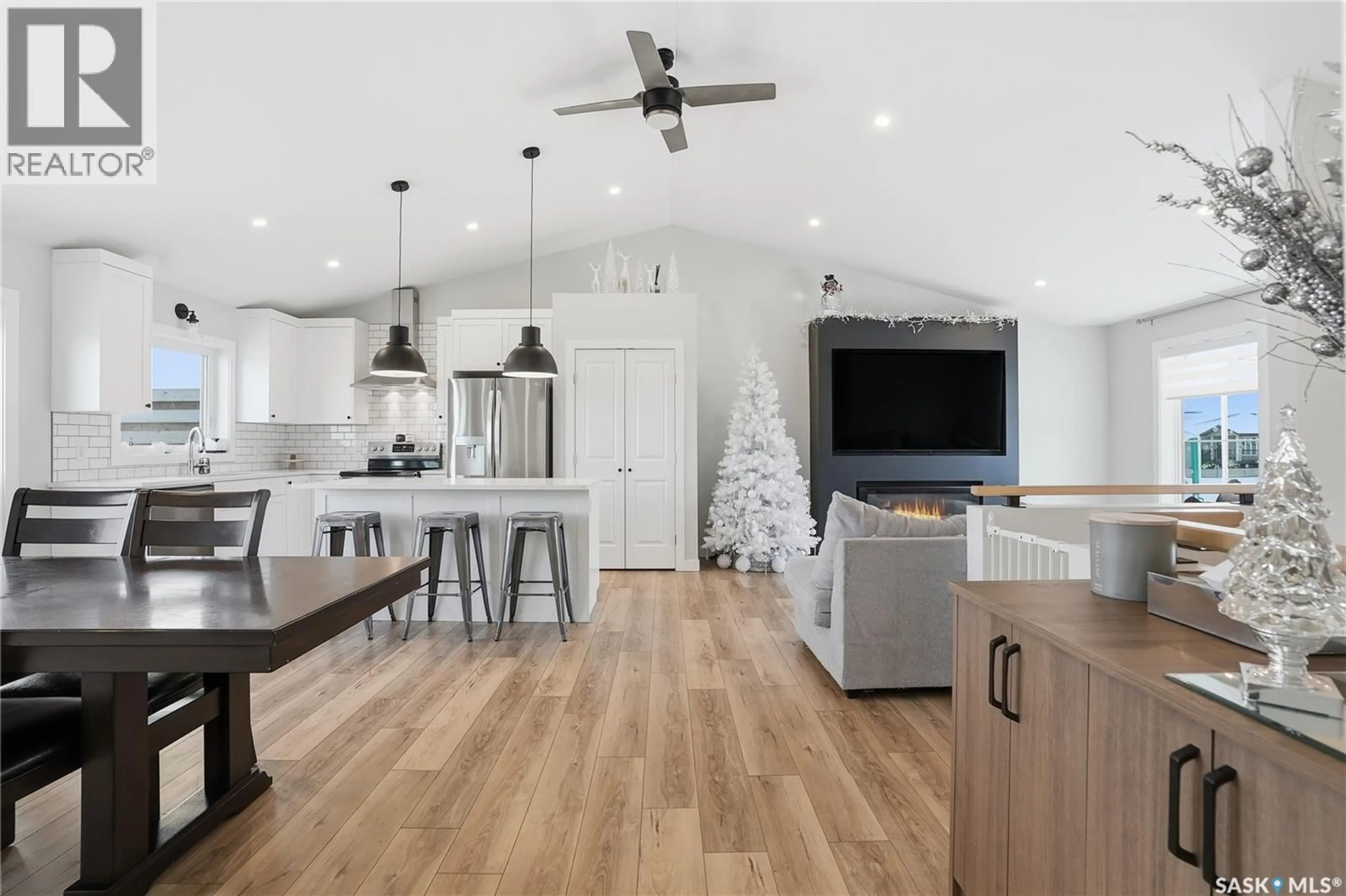 Open concept kitchen, unknown for 95 DIEFENBAKER AVENUE, Hague Saskatchewan S0K1X0