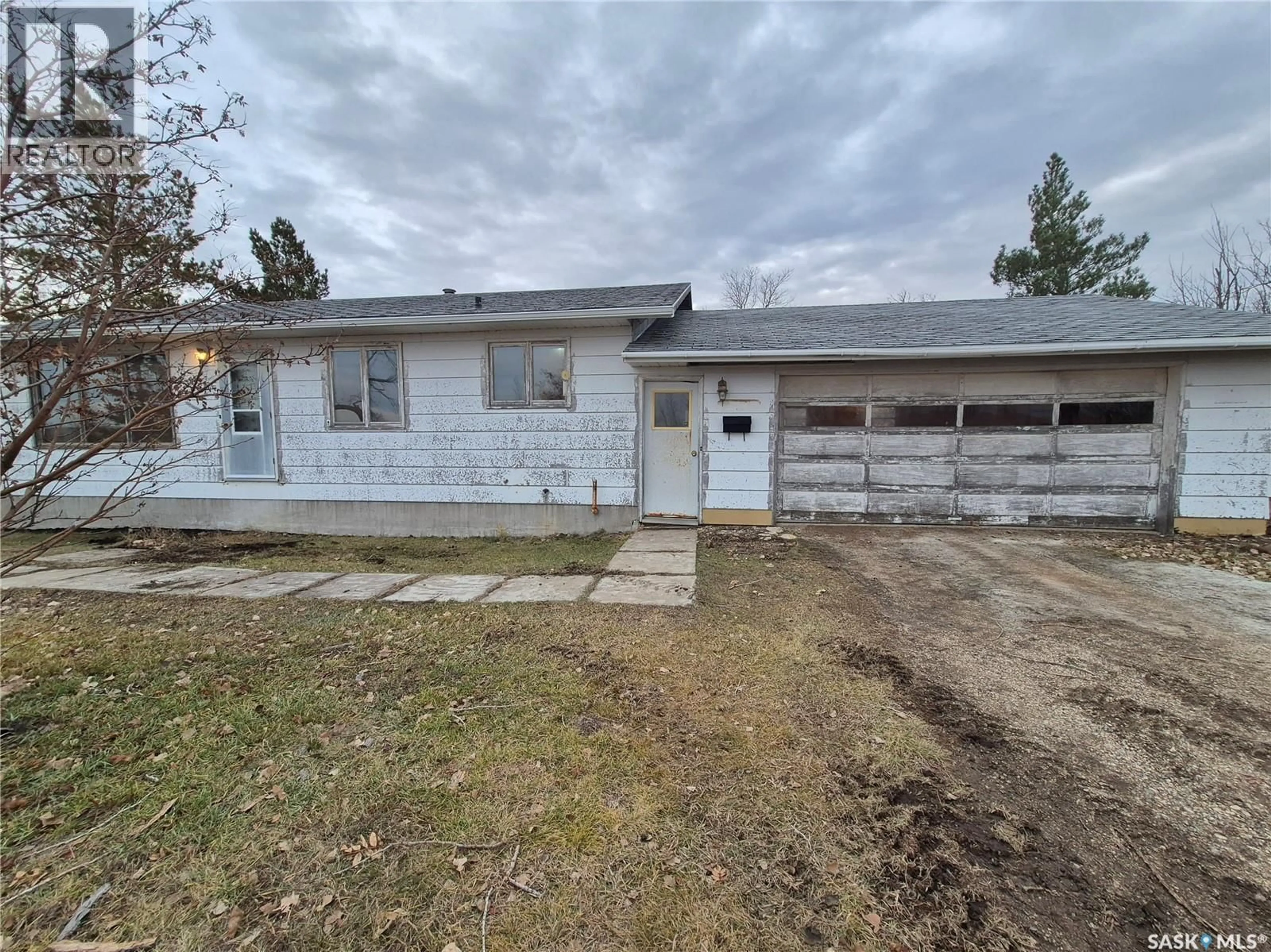 A pic from outside/outdoor area/front of a property/back of a property/a pic from drone, street for GLASNEVIN PROPERTY, Key West Rm No. 70 Saskatchewan S0C1Y0