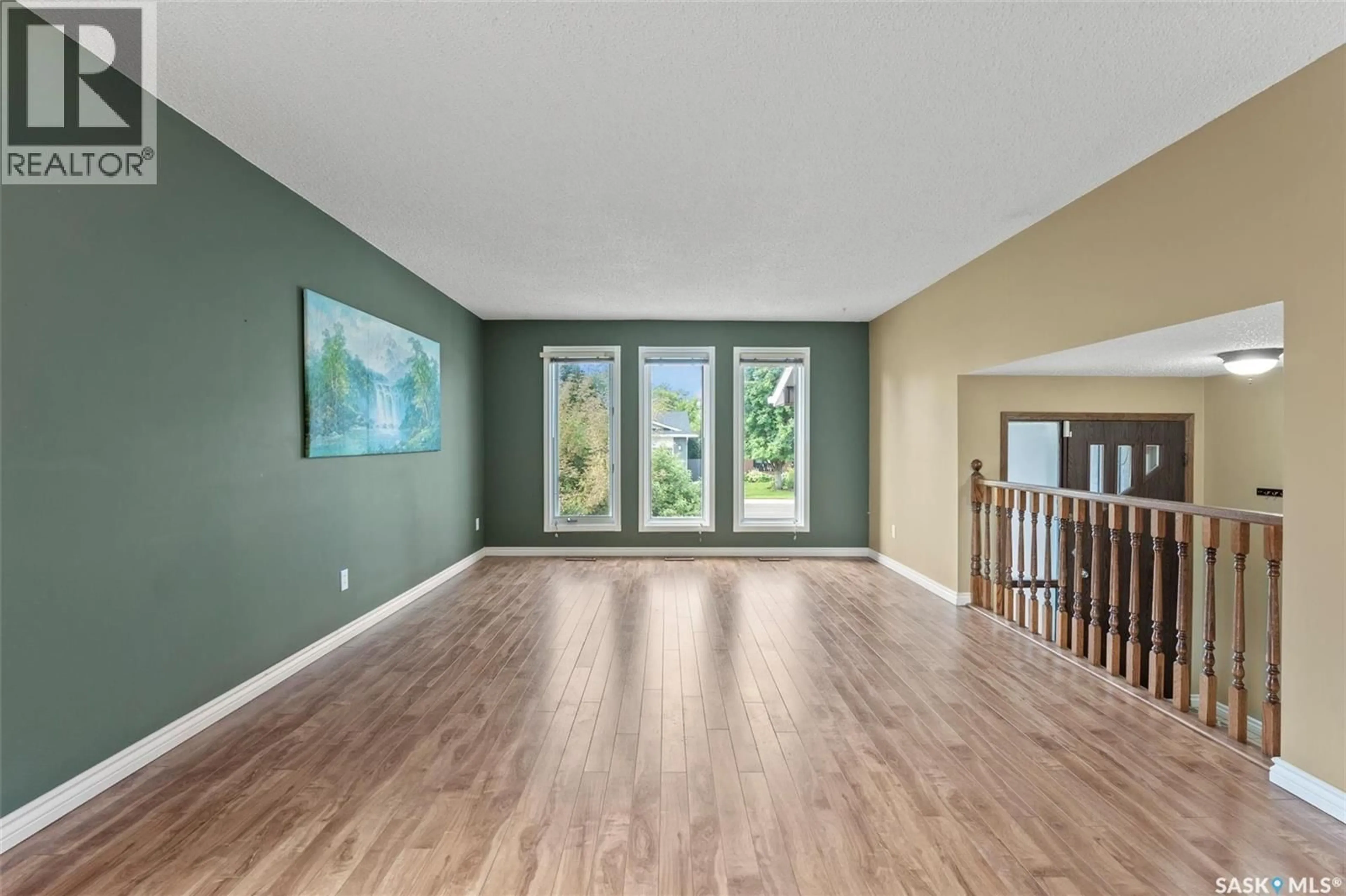 Indoor foyer for 434 DELARONDE ROAD, Saskatoon Saskatchewan S7J3Y7