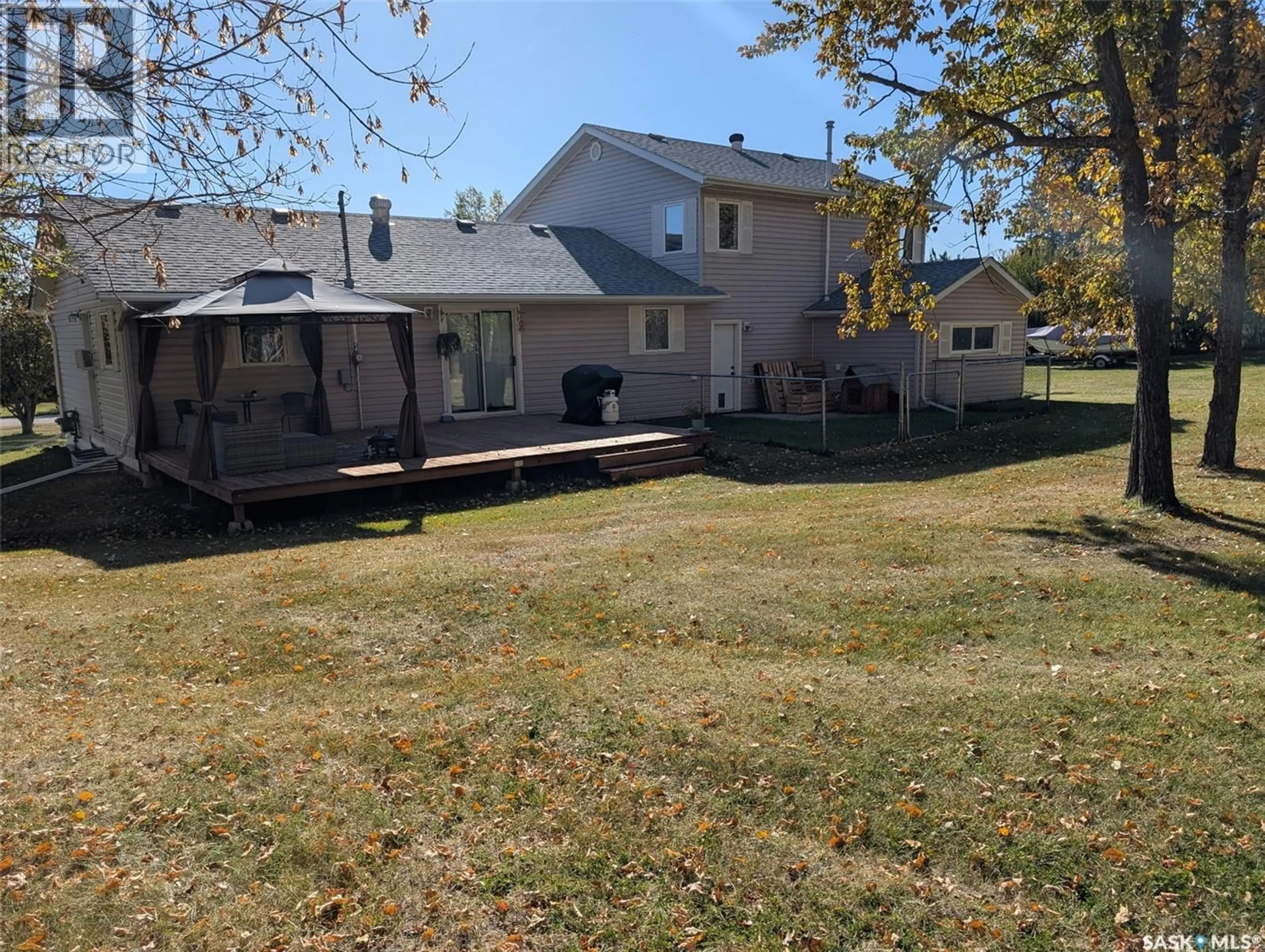 A pic from outside/outdoor area/front of a property/back of a property/a pic from drone, street for 315 HILLSIDE DRIVE, Kelvington Saskatchewan S0A1W0