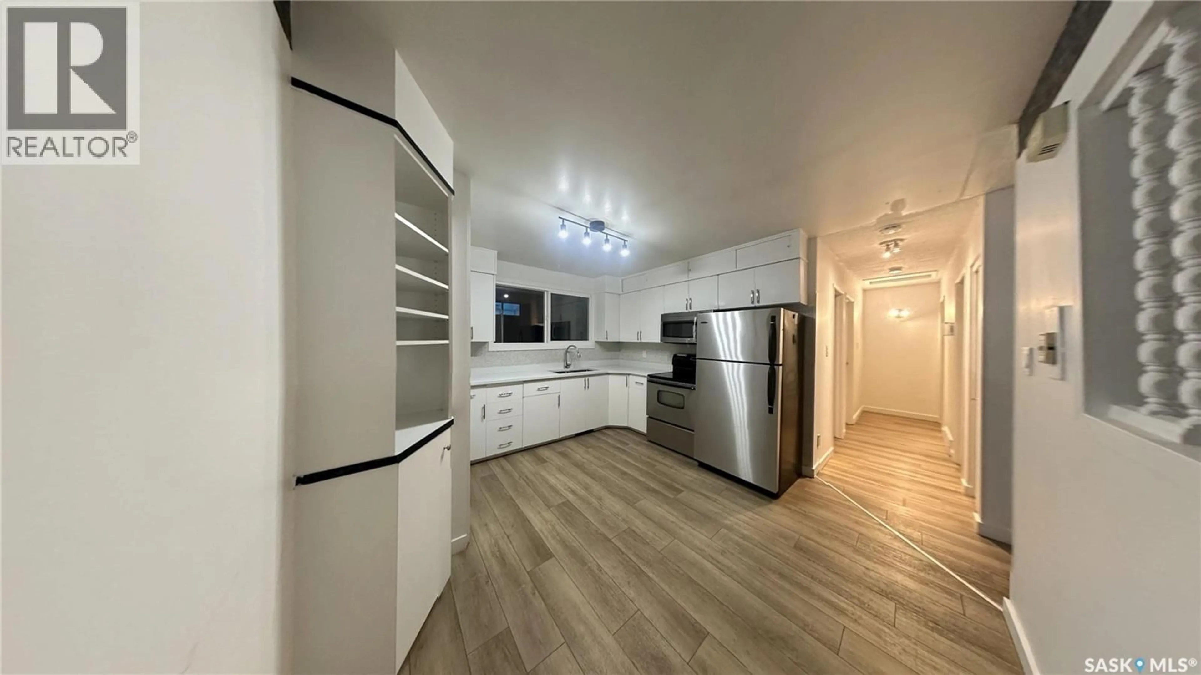 Open concept kitchen, unknown for 41 CARTIER CRESCENT, Saskatoon Saskatchewan S7L4L8