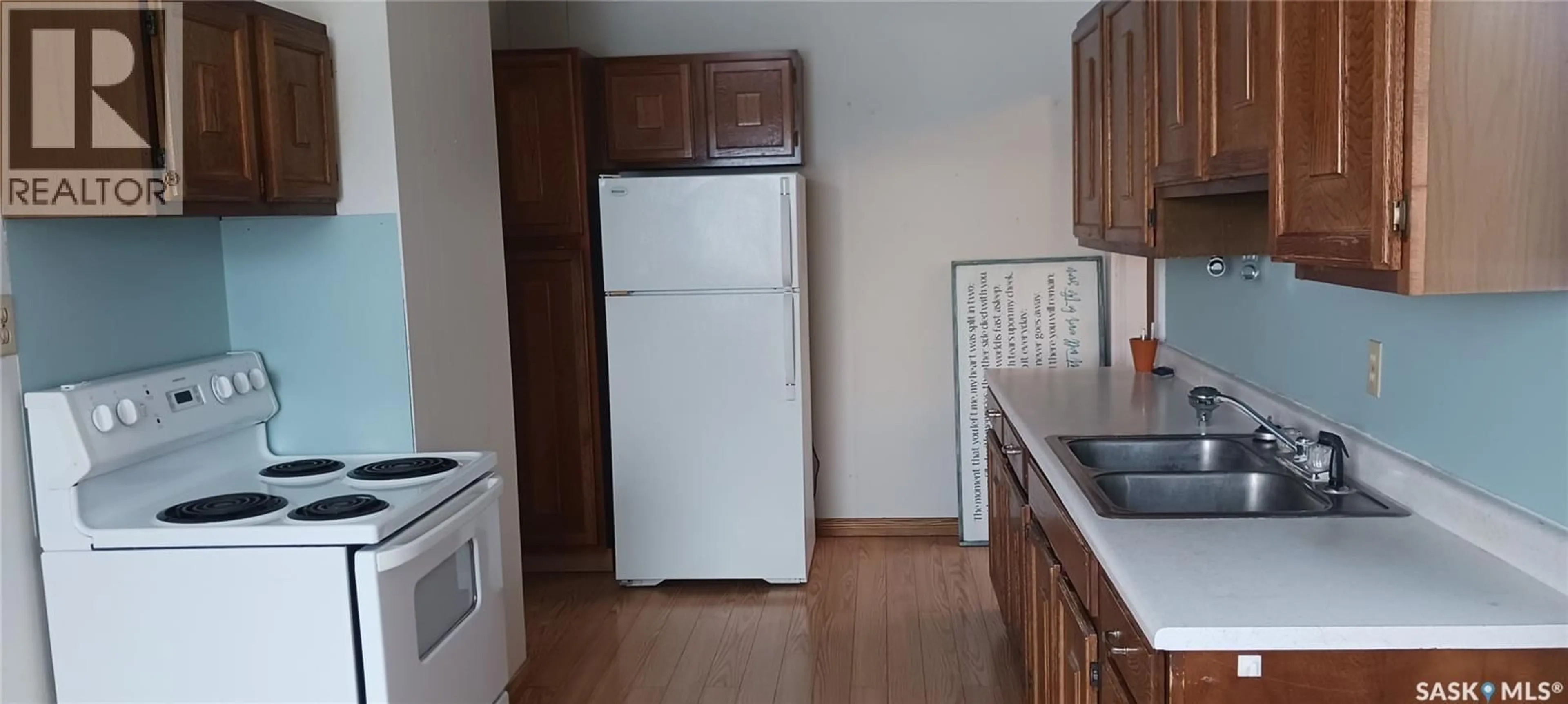 Standard kitchen, unknown for 102 1ST AVENUE, Coronach Saskatchewan S0H0Z0