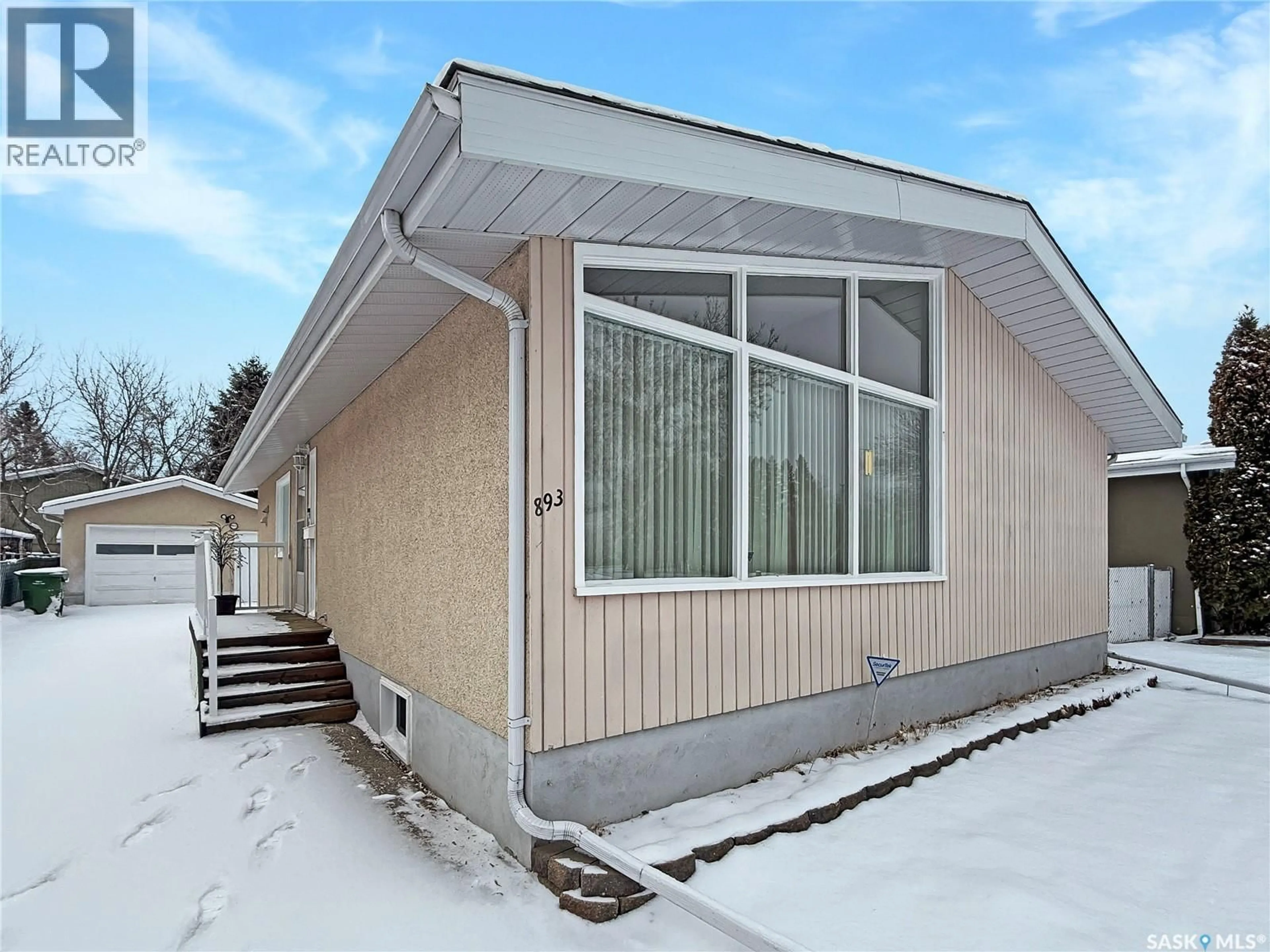 Home with vinyl exterior material, building for 893 22ND STREET, Prince Albert Saskatchewan S6V1N9