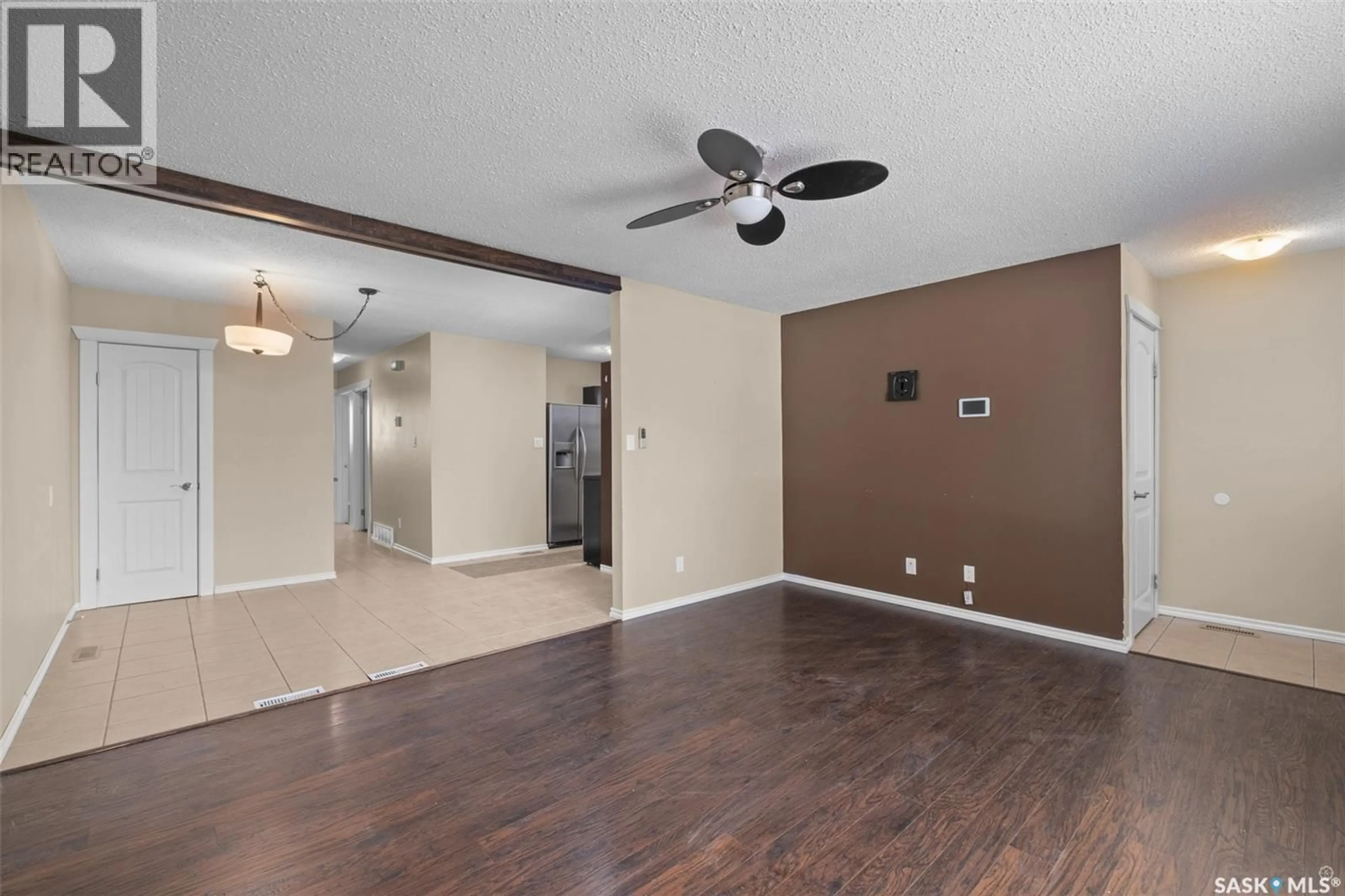 A pic of a room for 867 7TH STREET, Prince Albert Saskatchewan S6V6T3