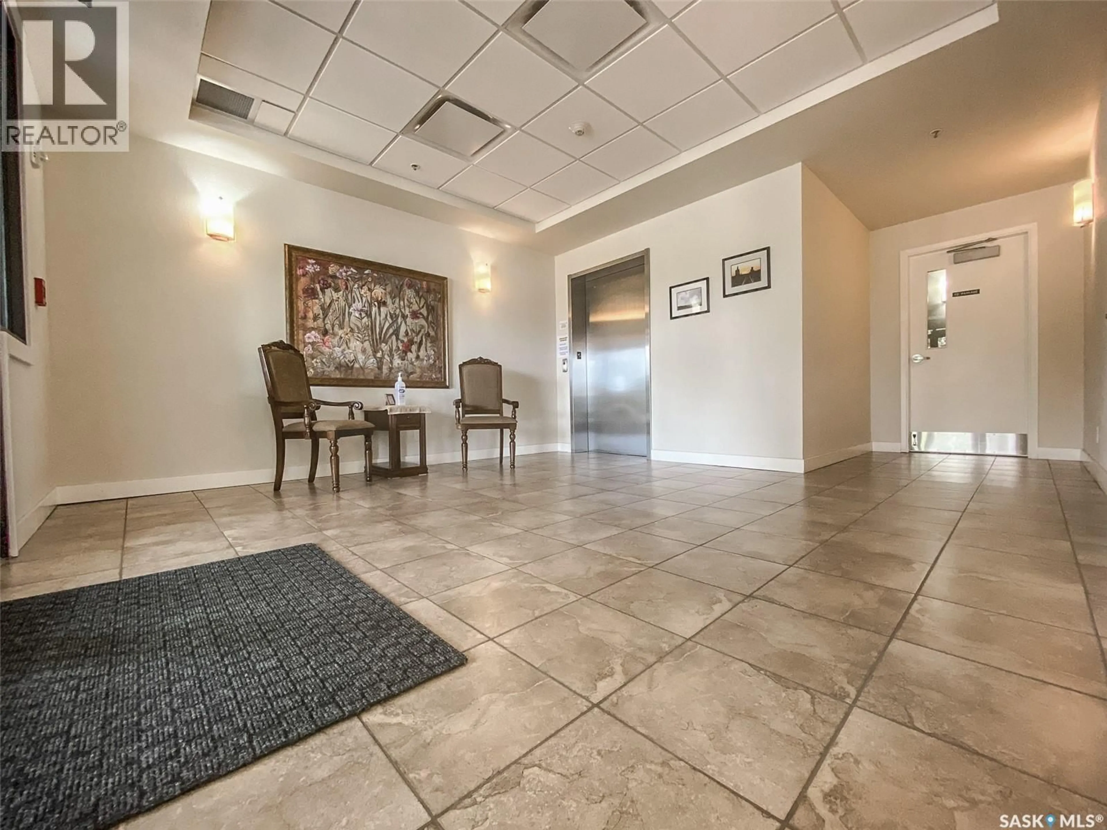 Indoor foyer for 307 - 912 OTTERLOO STREET, Indian Head Saskatchewan S0G2K0