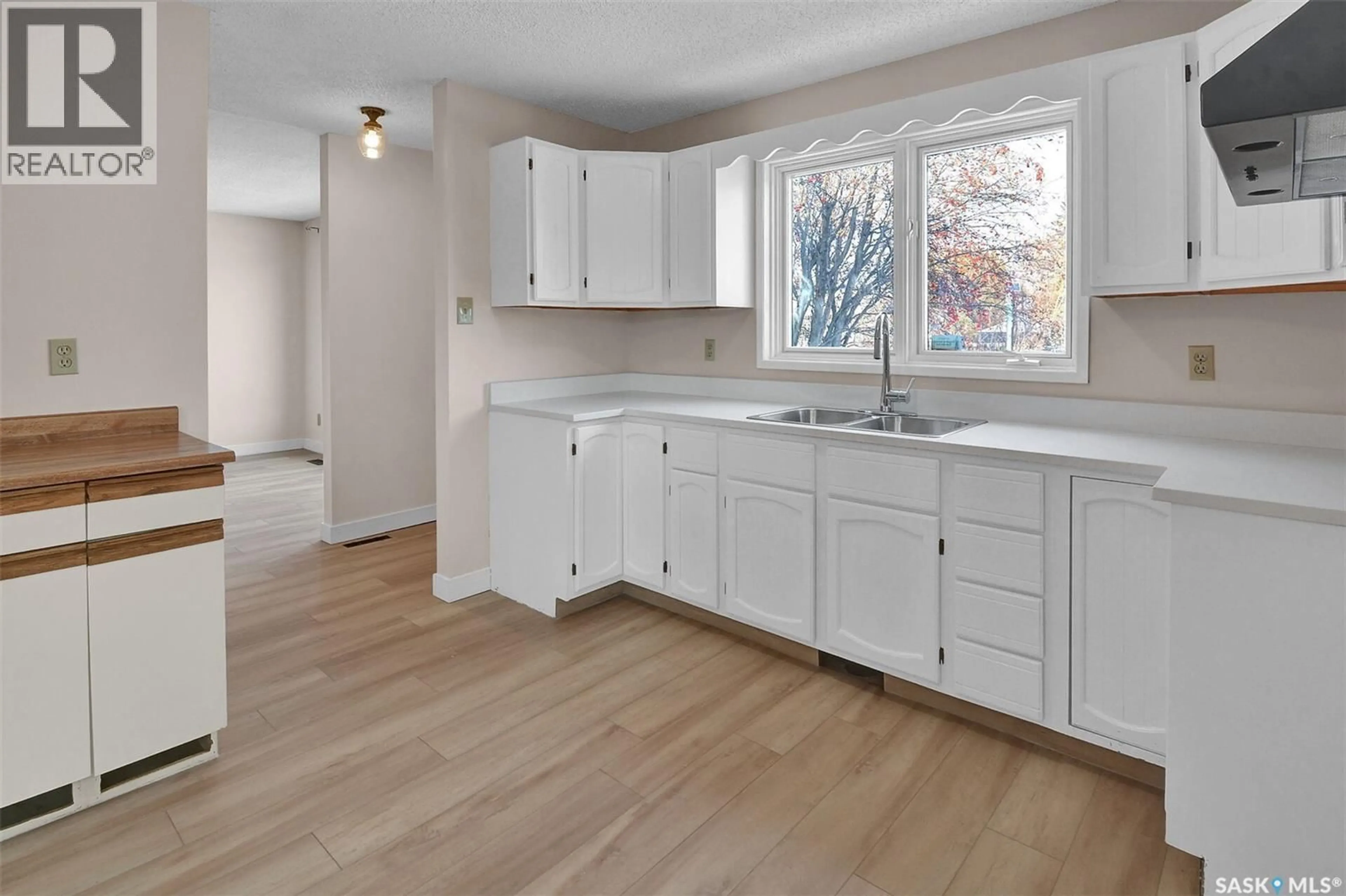 Unknown for 111 STECHISHIN CRESCENT, Saskatoon Saskatchewan S7K5P5