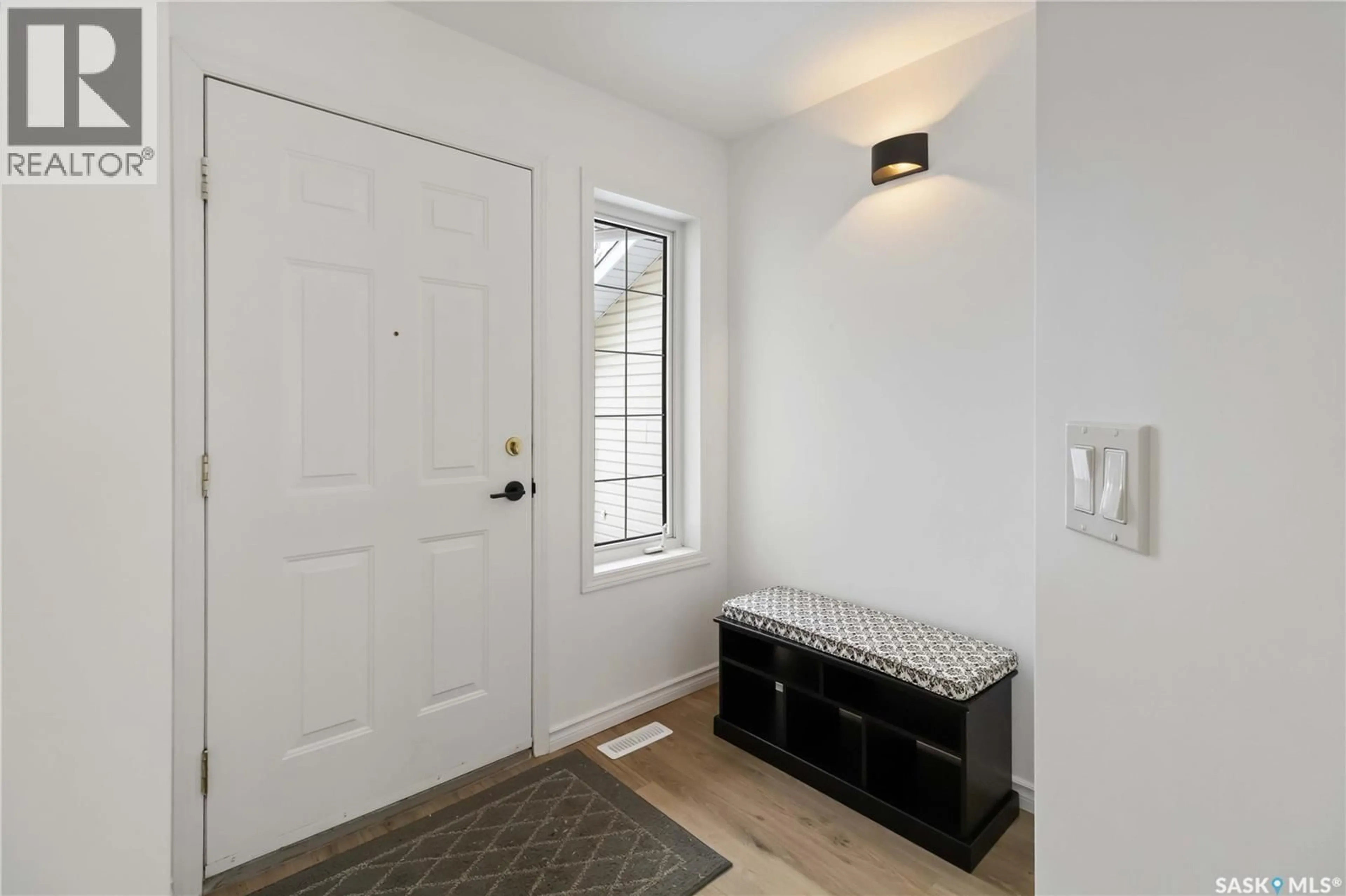 Indoor entryway for 65 110 KEEVIL CRESCENT, Saskatoon Saskatchewan S7N4N8