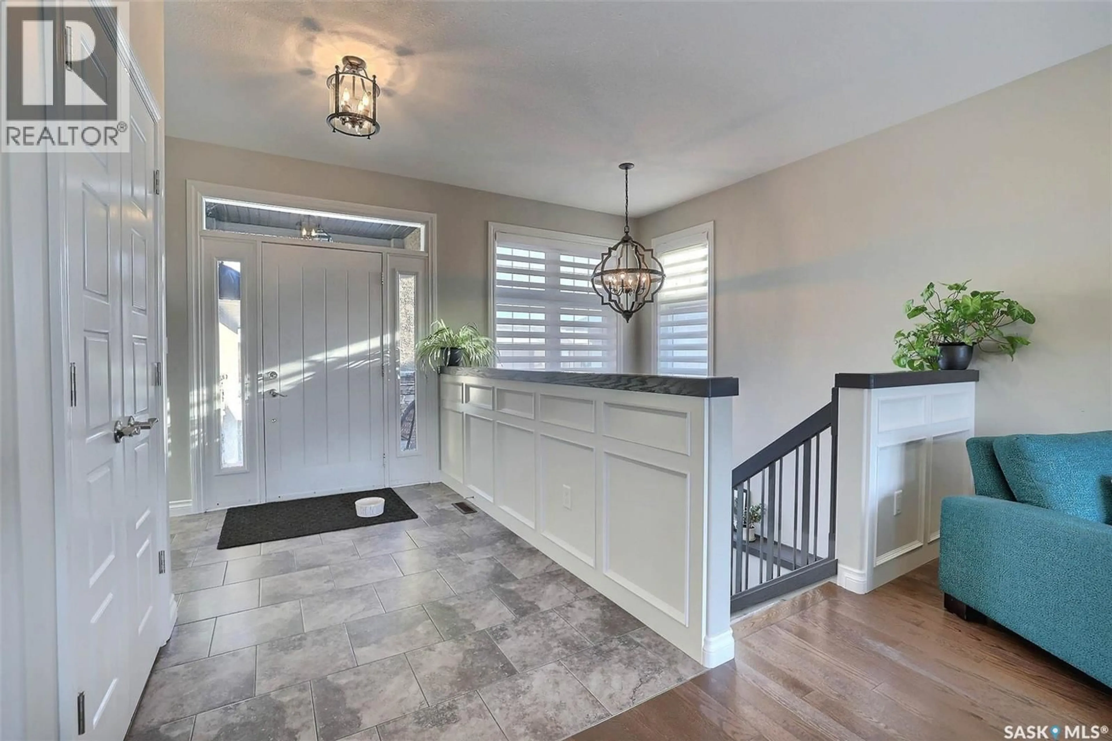 Indoor entryway for 38 BOWER DRIVE, White City Saskatchewan S4L0B3