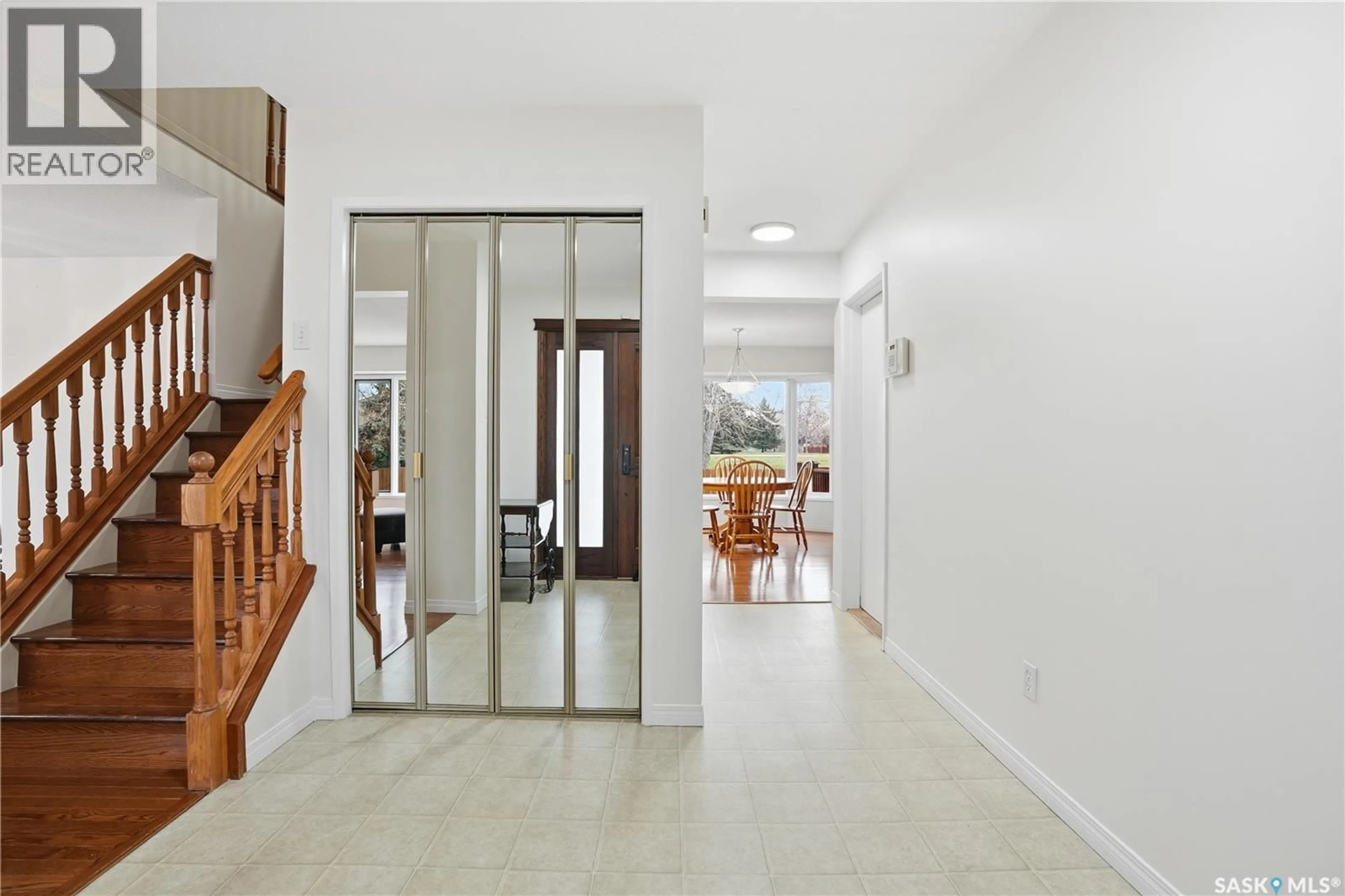 Indoor foyer for 2626 EHMAN BAY, Regina Saskatchewan S4V0L6