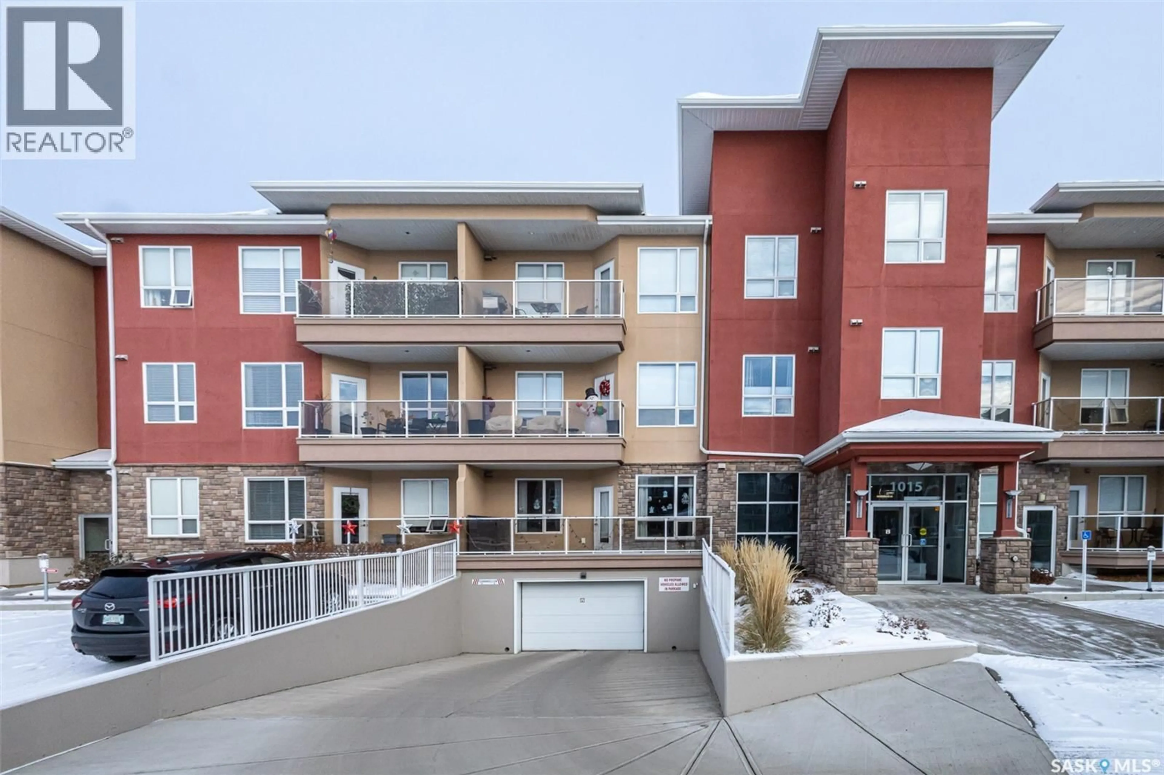 Patio, building for 109 - 1015 MOSS AVENUE, Saskatoon Saskatchewan S7H5R1