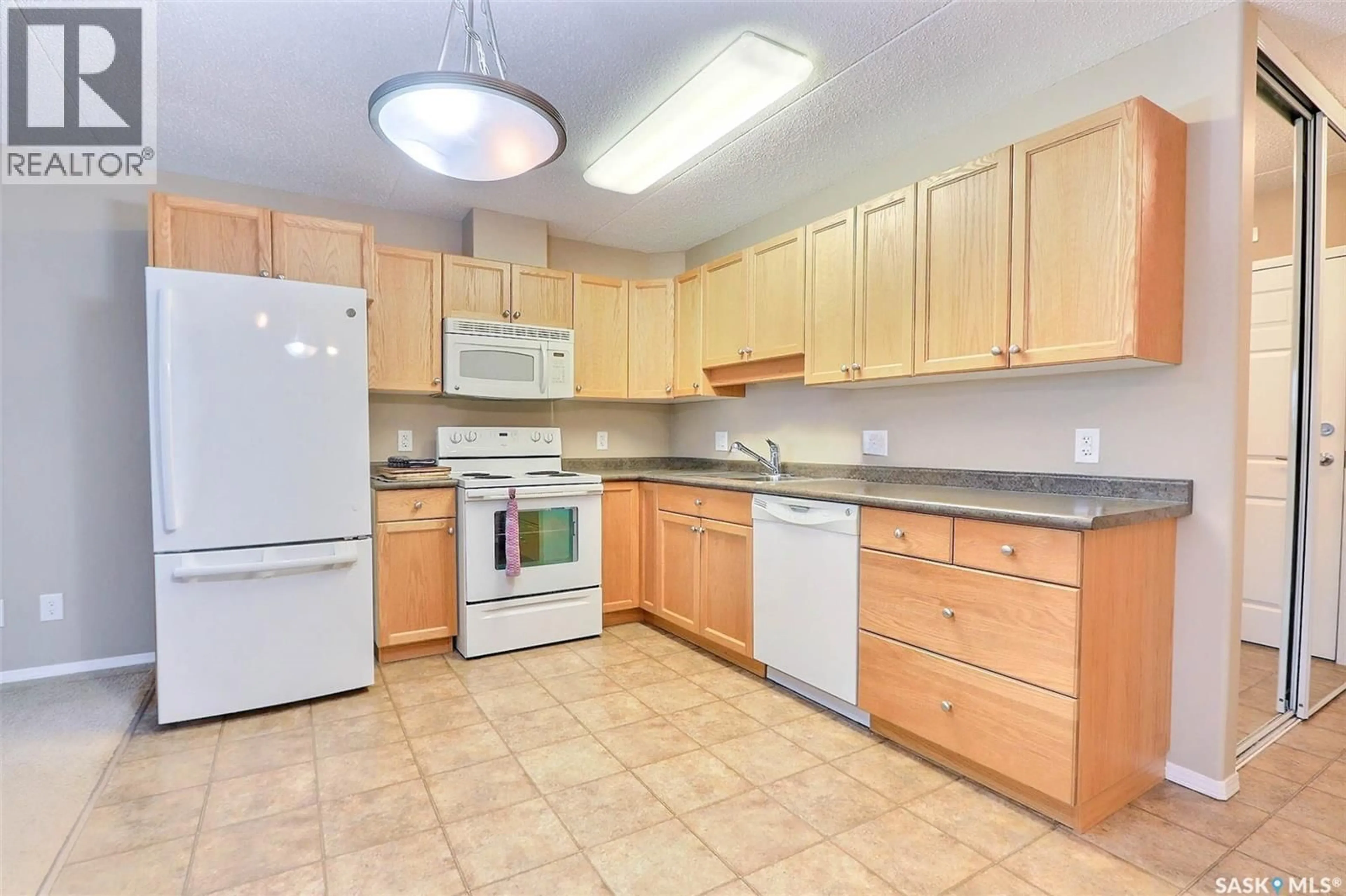 Standard kitchen, unknown for 202 - 1901 1 1/2 AVENUE W, Prince Albert Saskatchewan S6V5A8