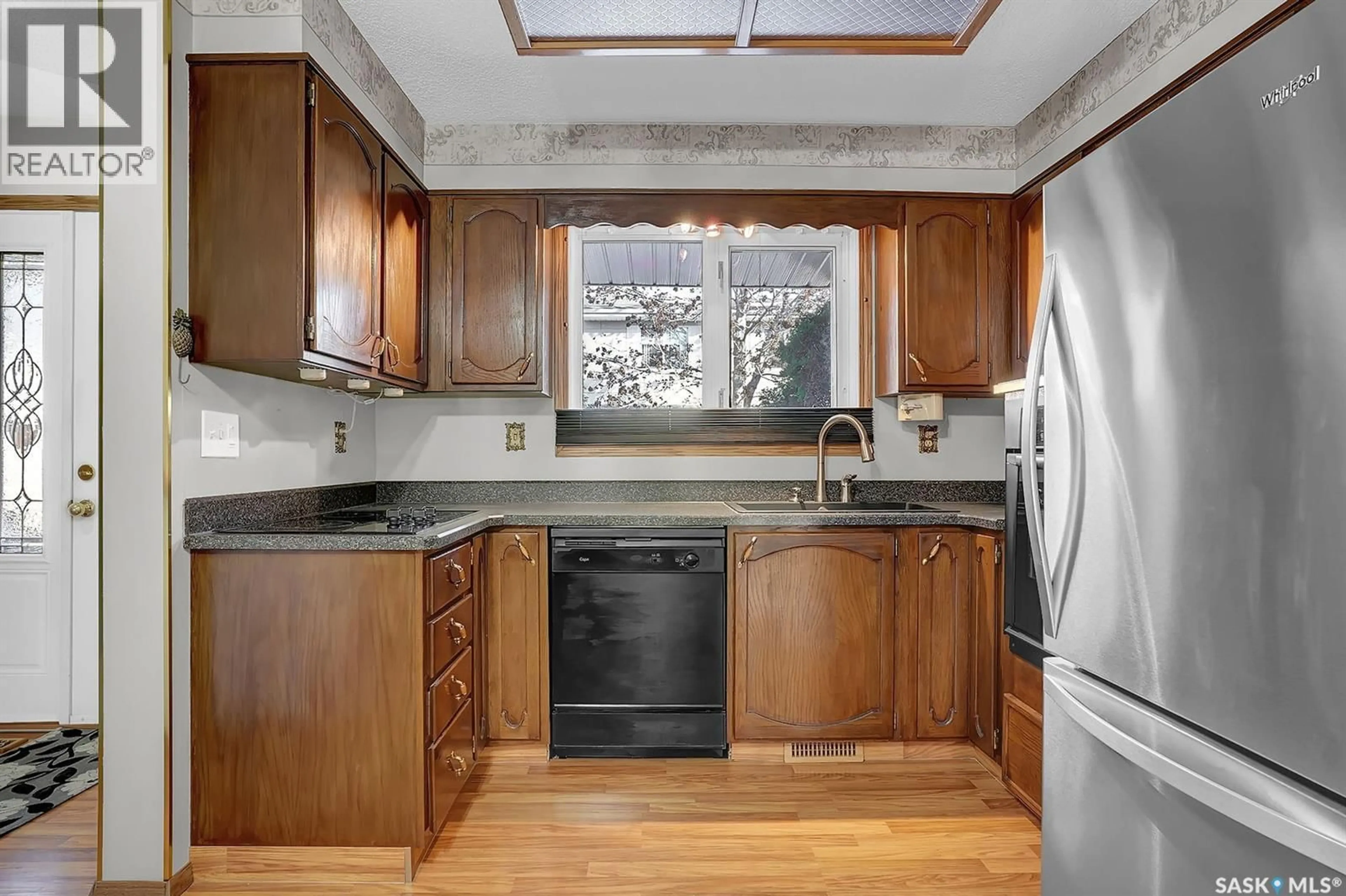 Standard kitchen, ceramic/tile floor for 168 PLAINSVIEW DRIVE, Regina Saskatchewan S4S6L2