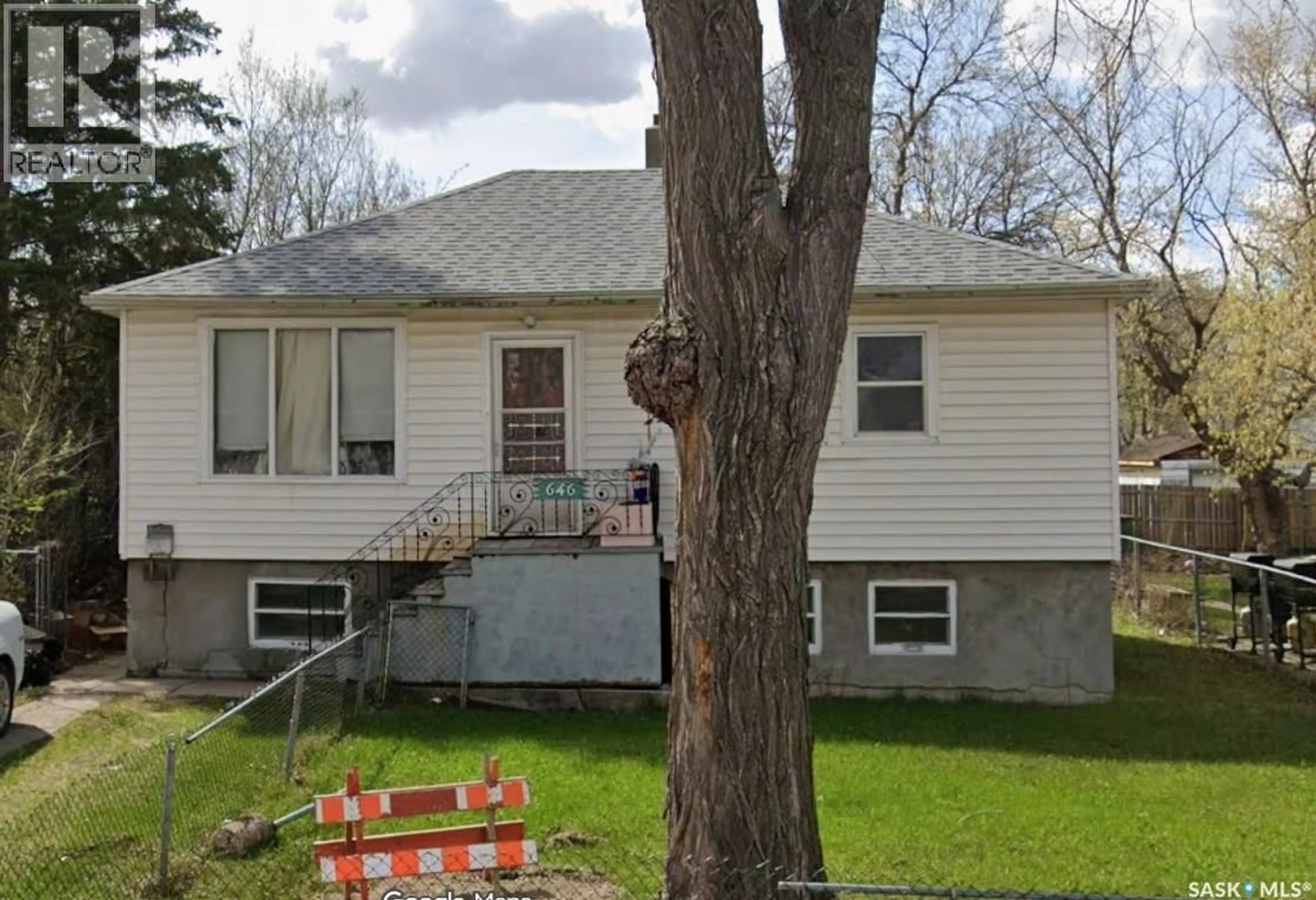 Home with vinyl exterior material, street for 646 MCTAVISH STREET, Regina Saskatchewan S4T3T5