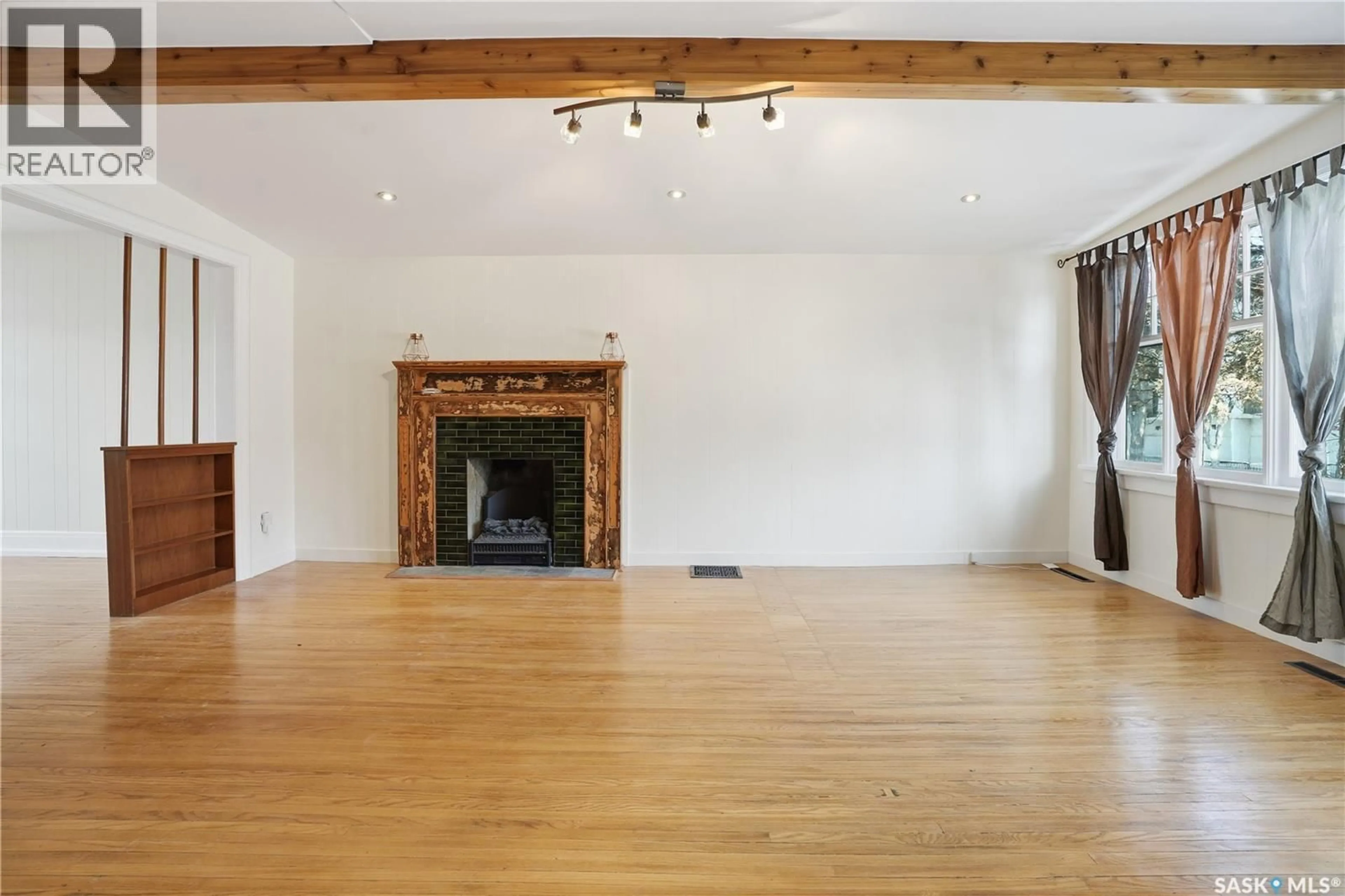 A pic of a room for 2156 OSLER STREET, Regina Saskatchewan S4P1W6