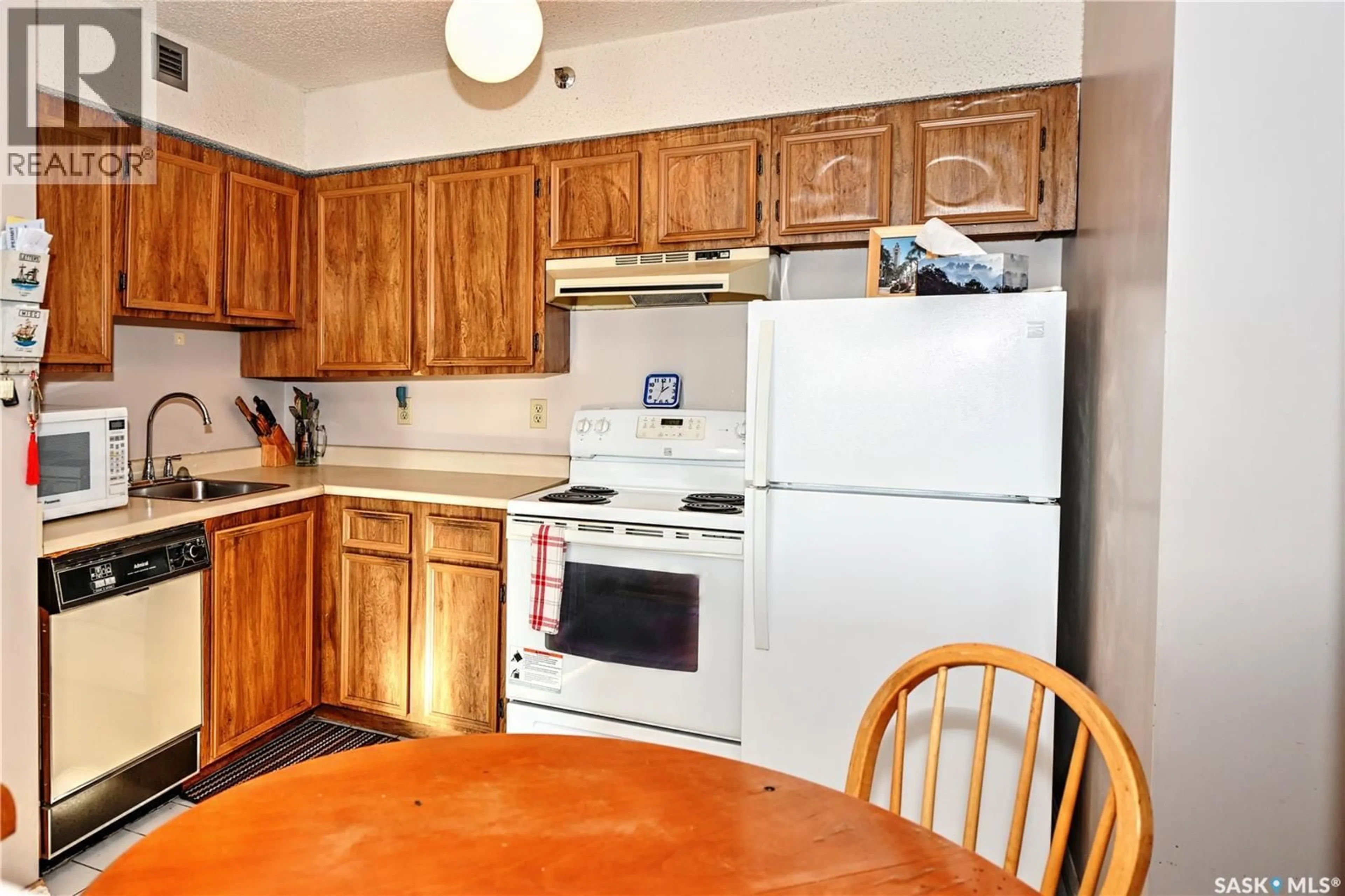 Standard kitchen, unknown for N - 1106 405 5TH AVENUE, Saskatoon Saskatchewan S7K6Z3