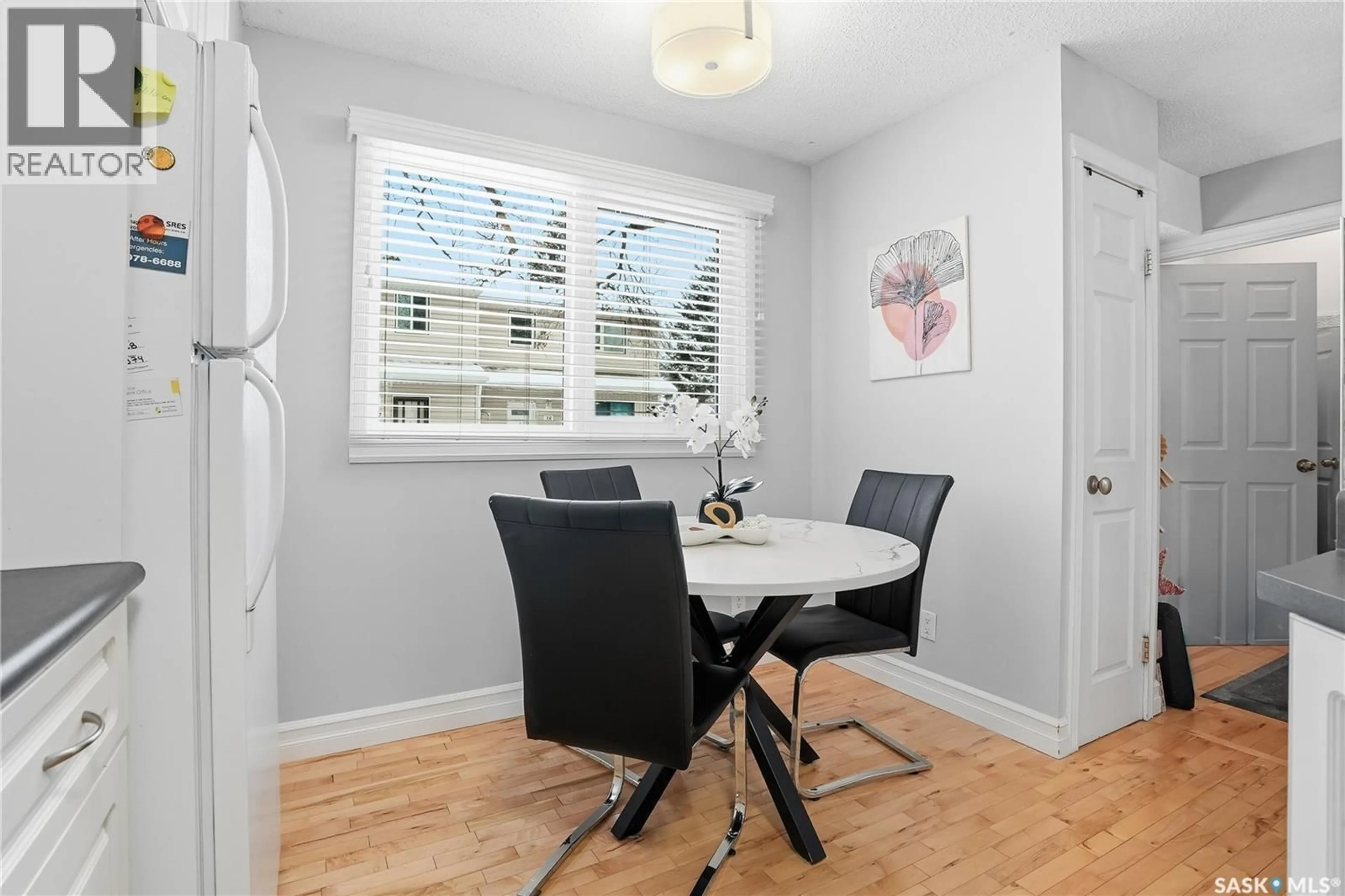 Dining room, wood/laminate floor for 28 330 HAIGHT CRESCENT, Saskatoon Saskatchewan S7H4V9