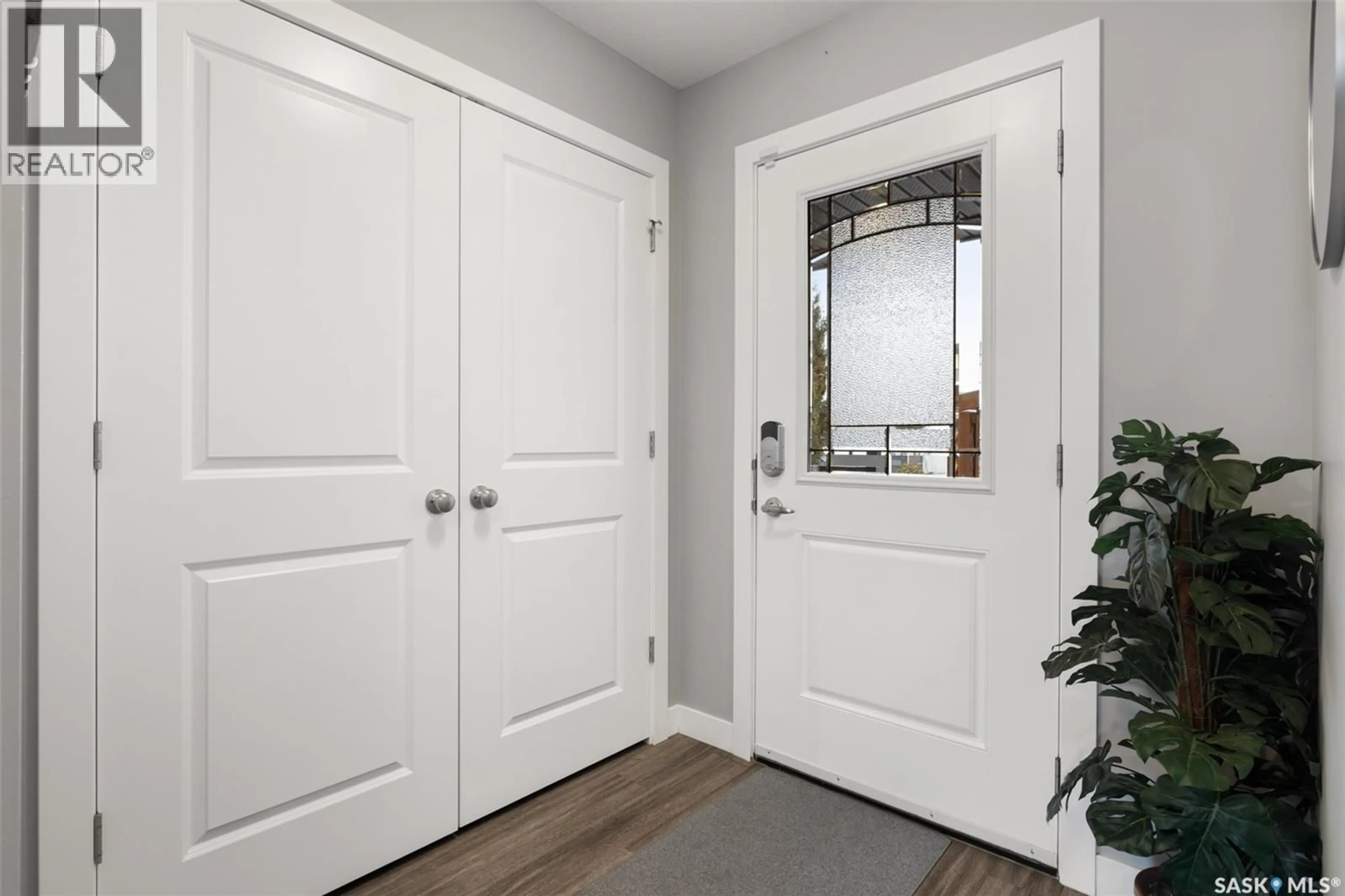 Indoor entryway for 8825 KESTRAL DRIVE, Regina Saskatchewan S4Y0C2