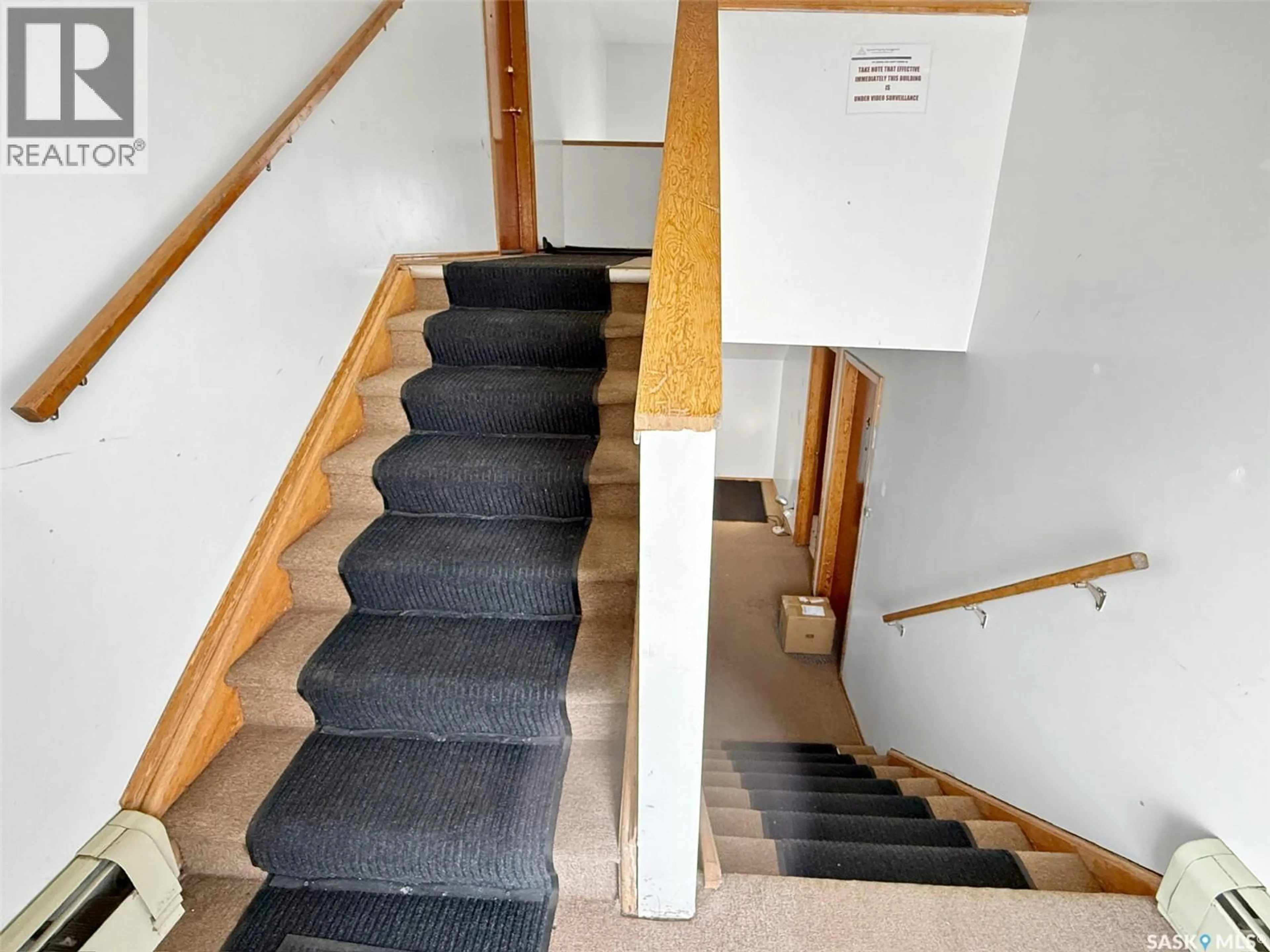 Stairs for 275 CENTRAL AVENUE, Swift Current Saskatchewan S9H3G2