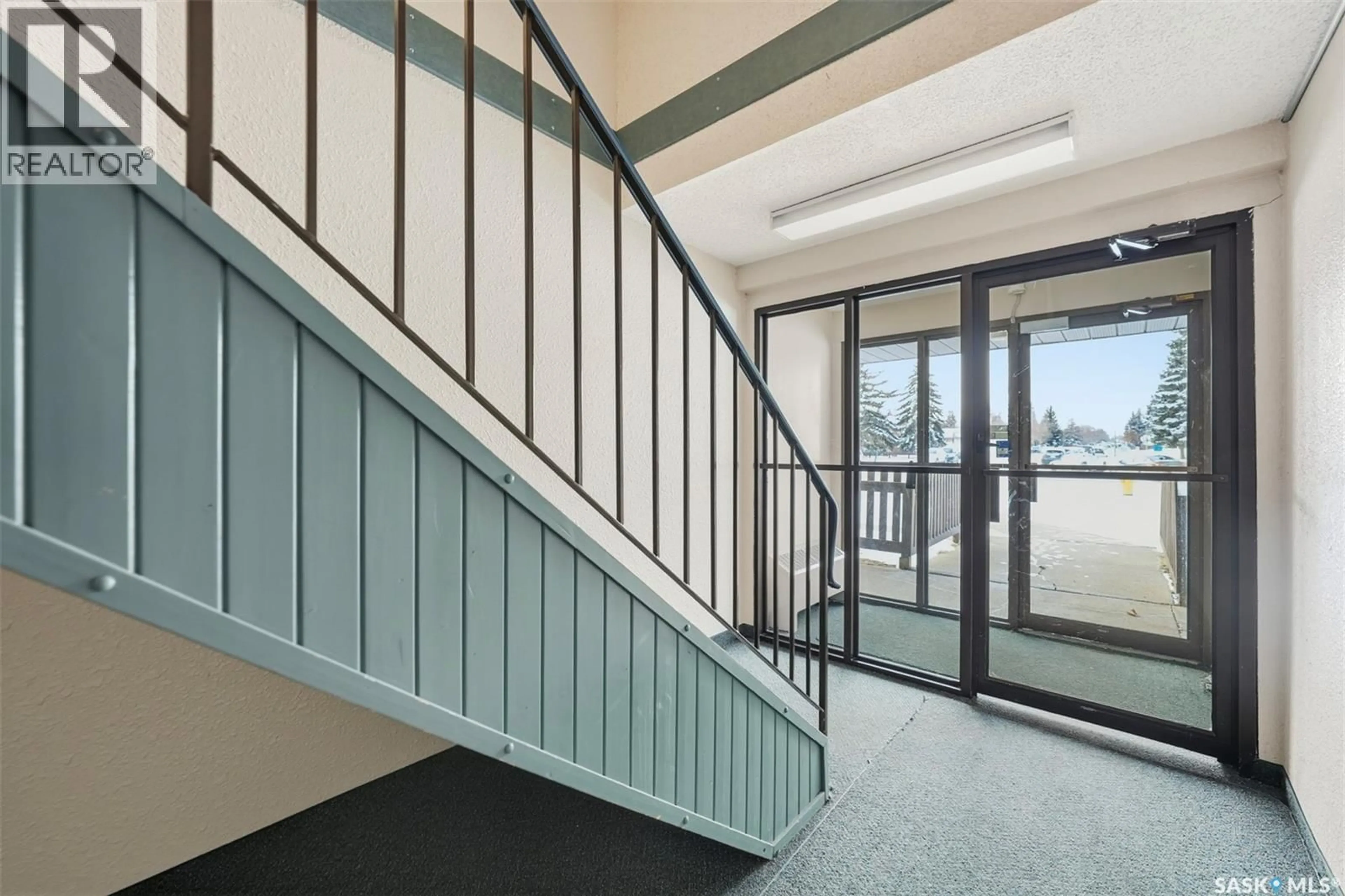 Indoor foyer for 210 211 TAIT PLACE, Saskatoon Saskatchewan S7H5L5