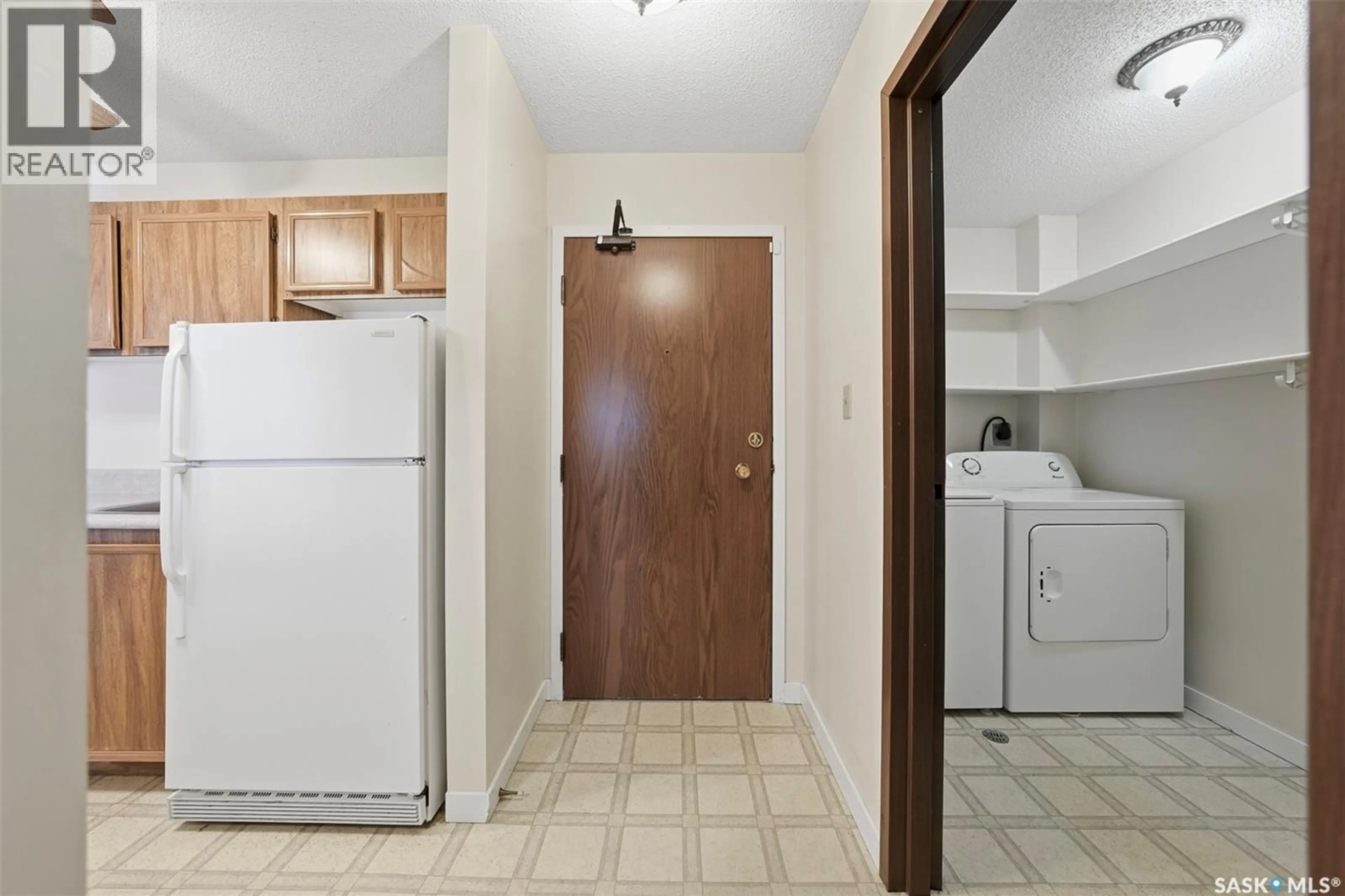 Standard kitchen, unknown for 210 211 TAIT PLACE, Saskatoon Saskatchewan S7H5L5
