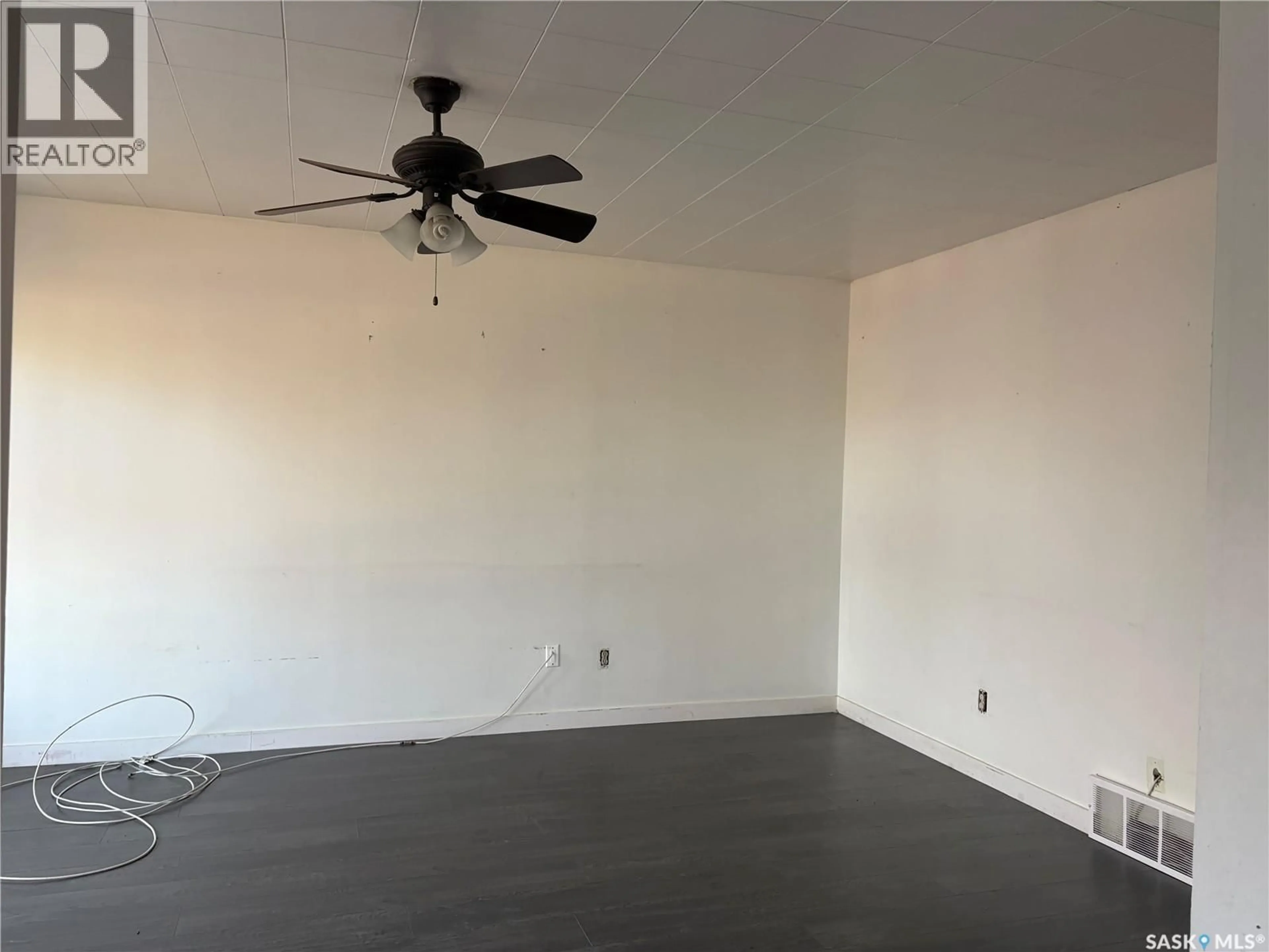 A pic of a room for 2410 MELROSE AVENUE, Saskatoon Saskatchewan S7J0V5